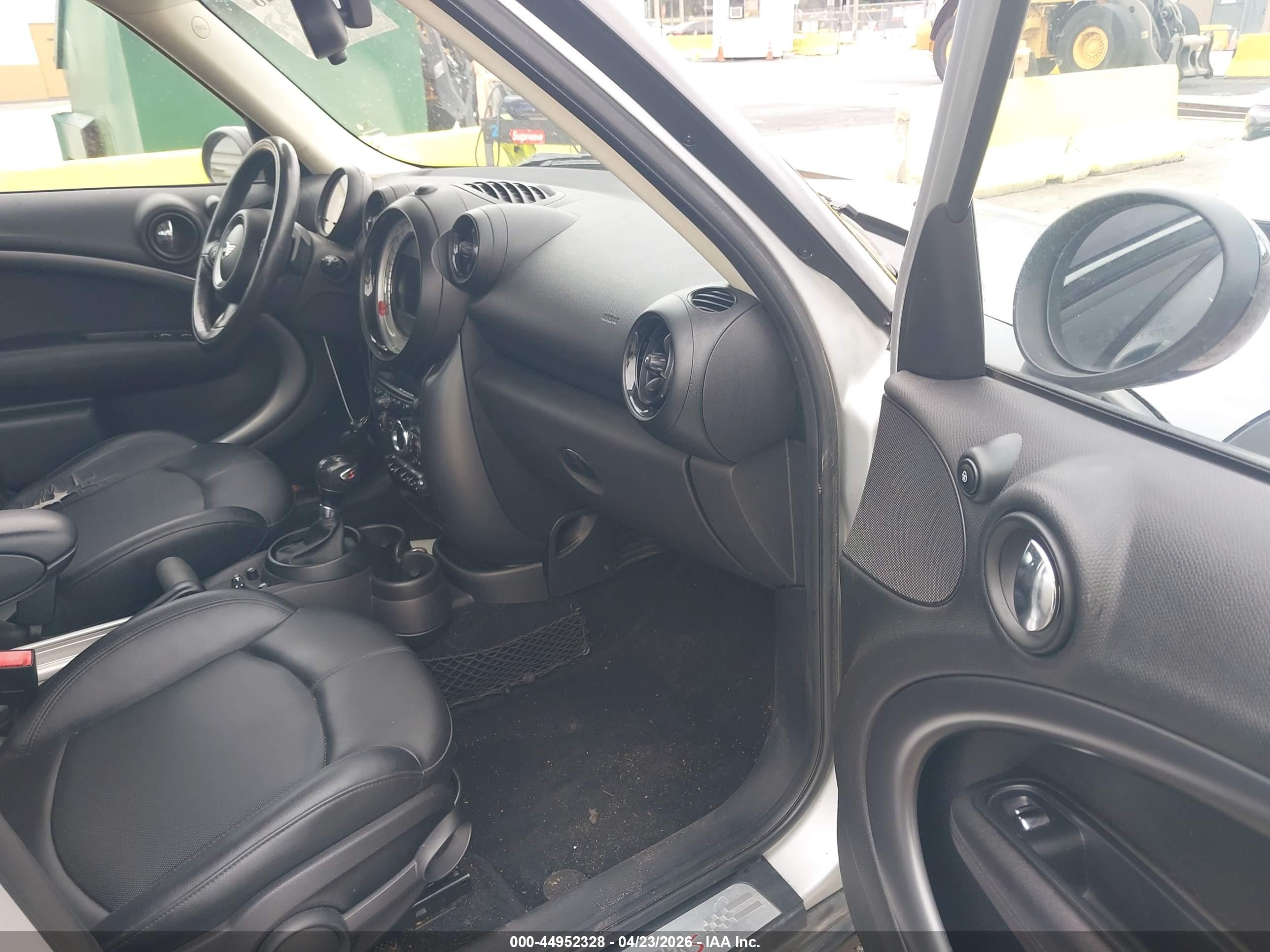 MINI COUNTRYMAN image 5