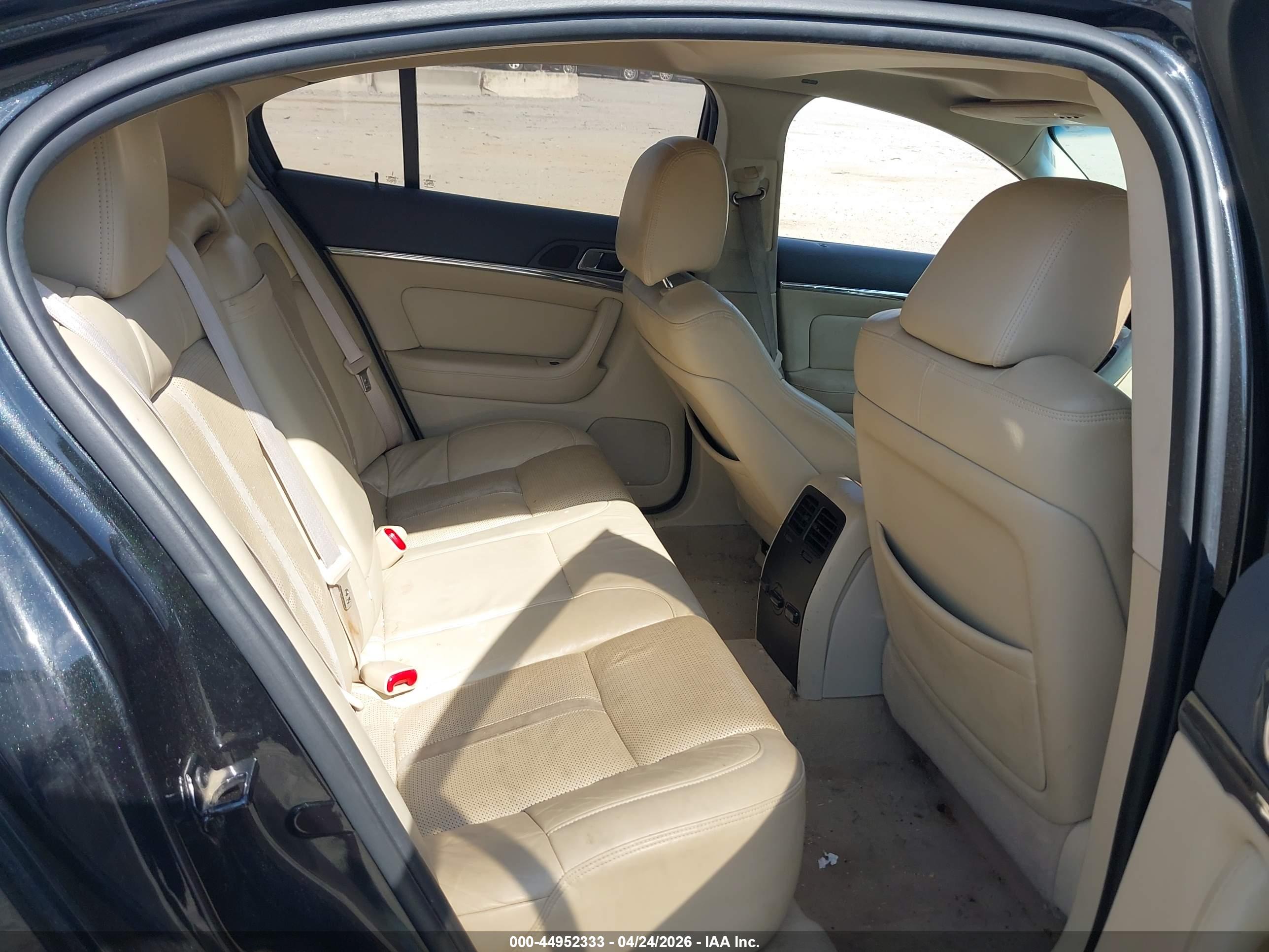 LINCOLN MKS image 8