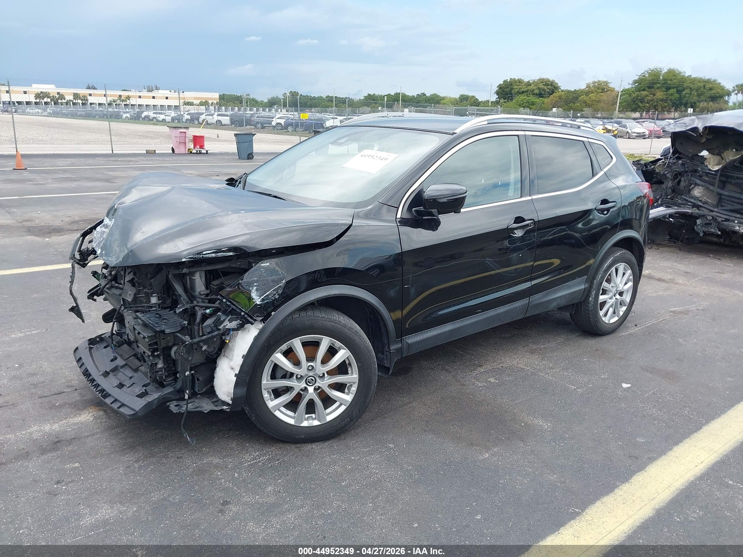 NISSAN ROGUE image 2