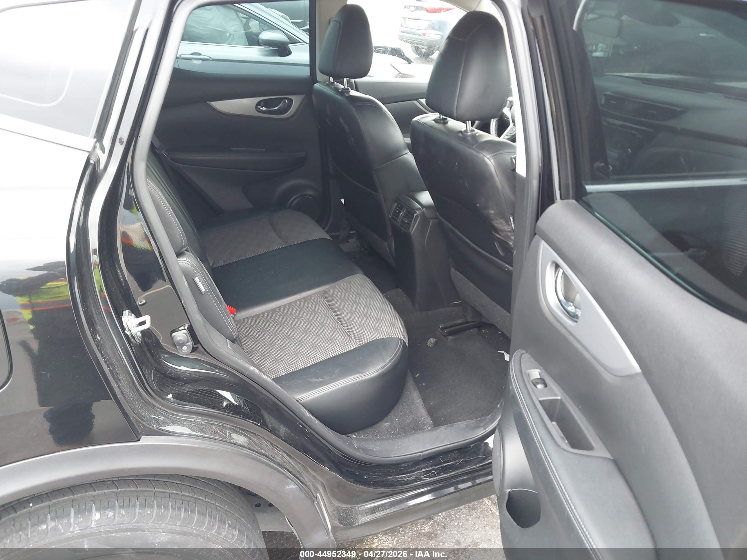 NISSAN ROGUE image 8