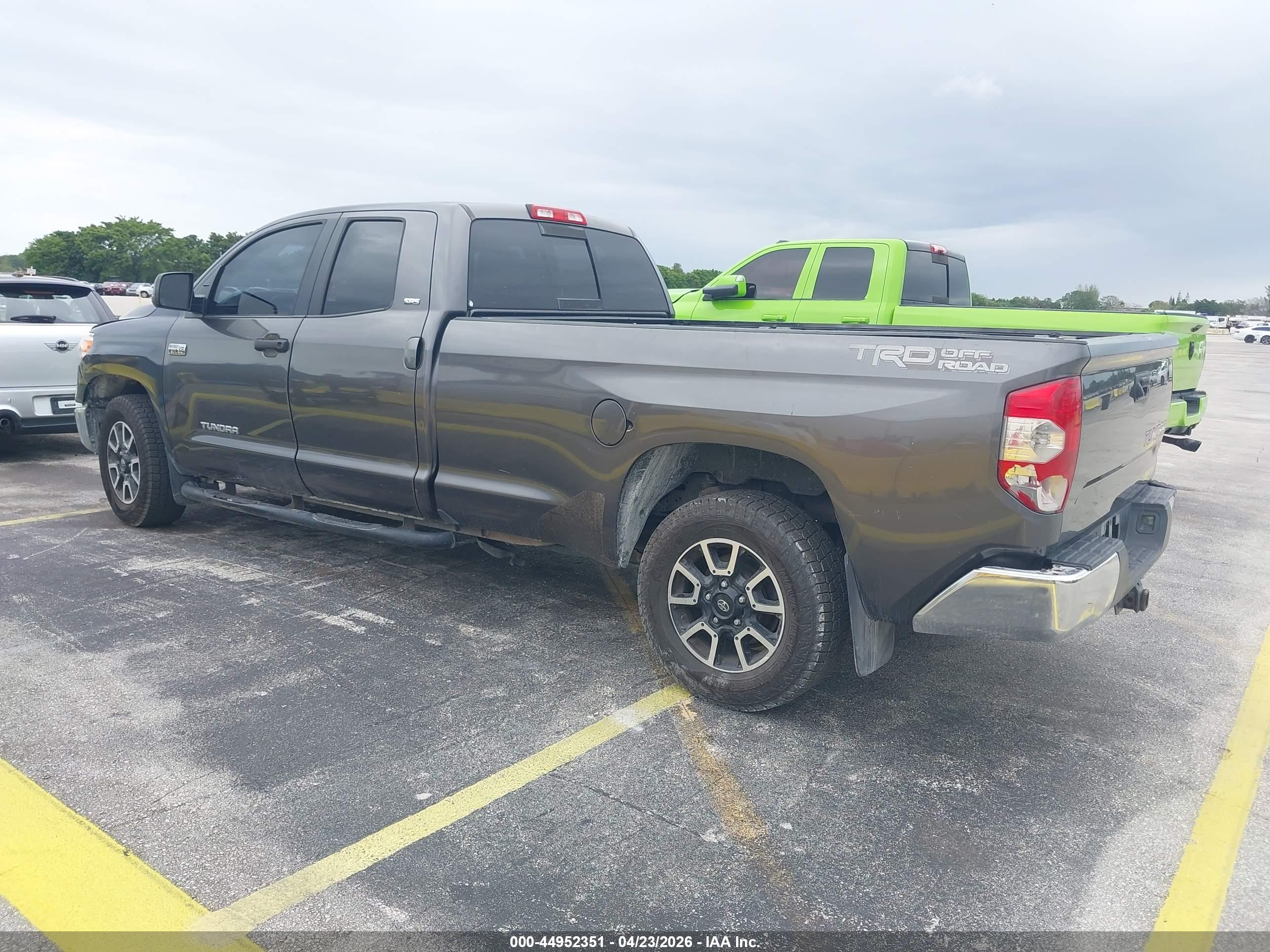 TOYOTA TUNDRA image 3