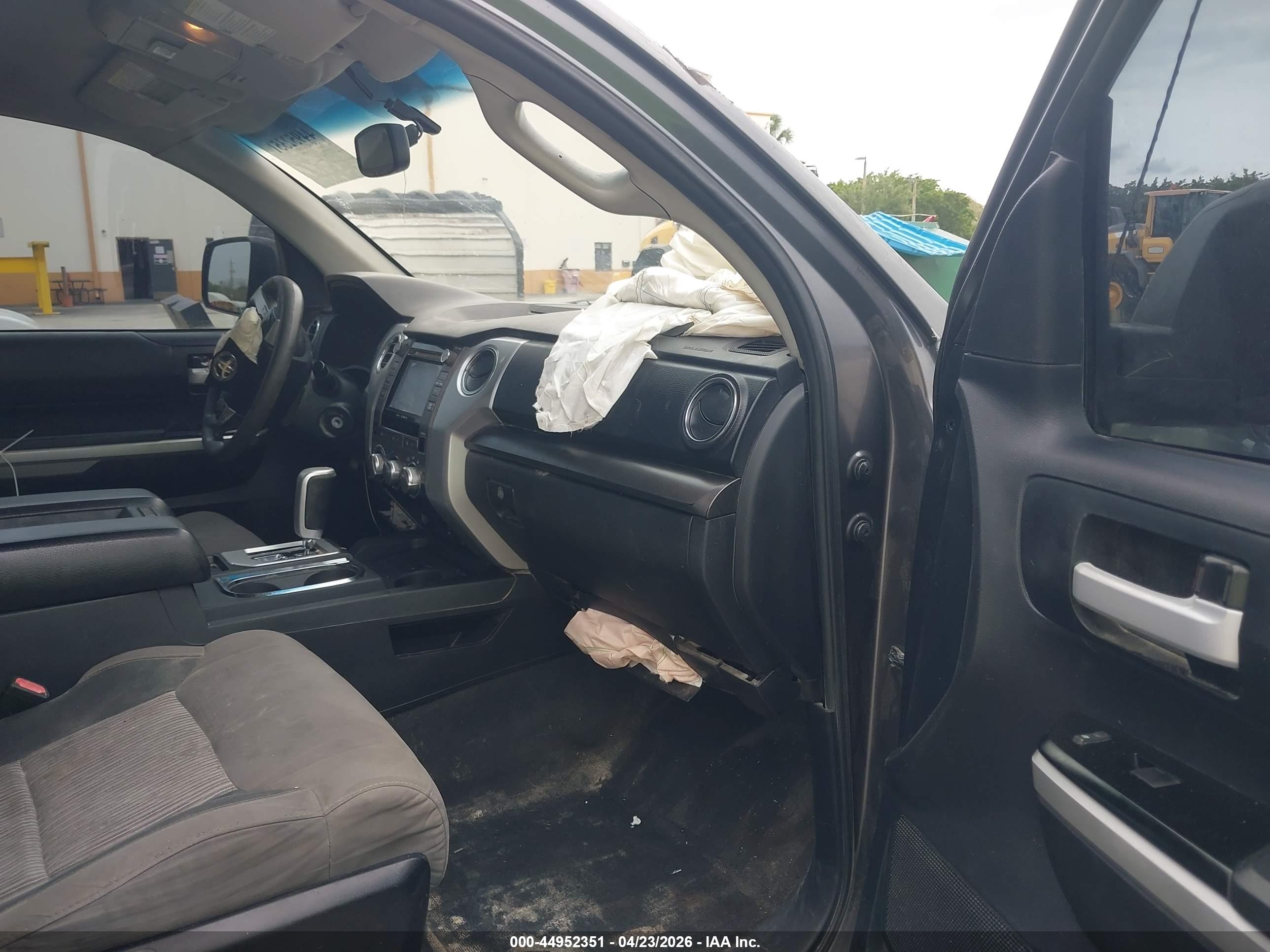 TOYOTA TUNDRA image 5