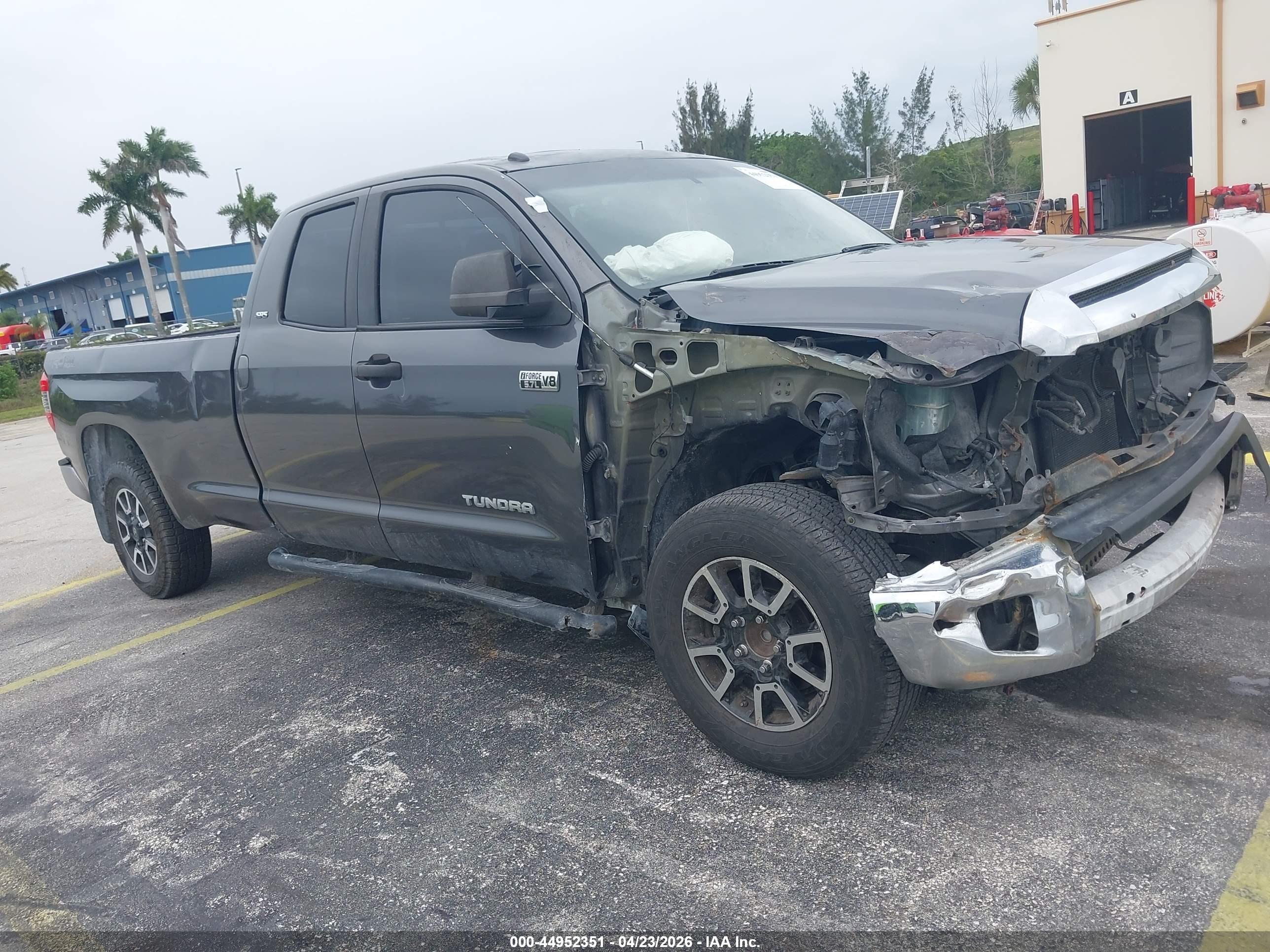 TOYOTA TUNDRA image 6