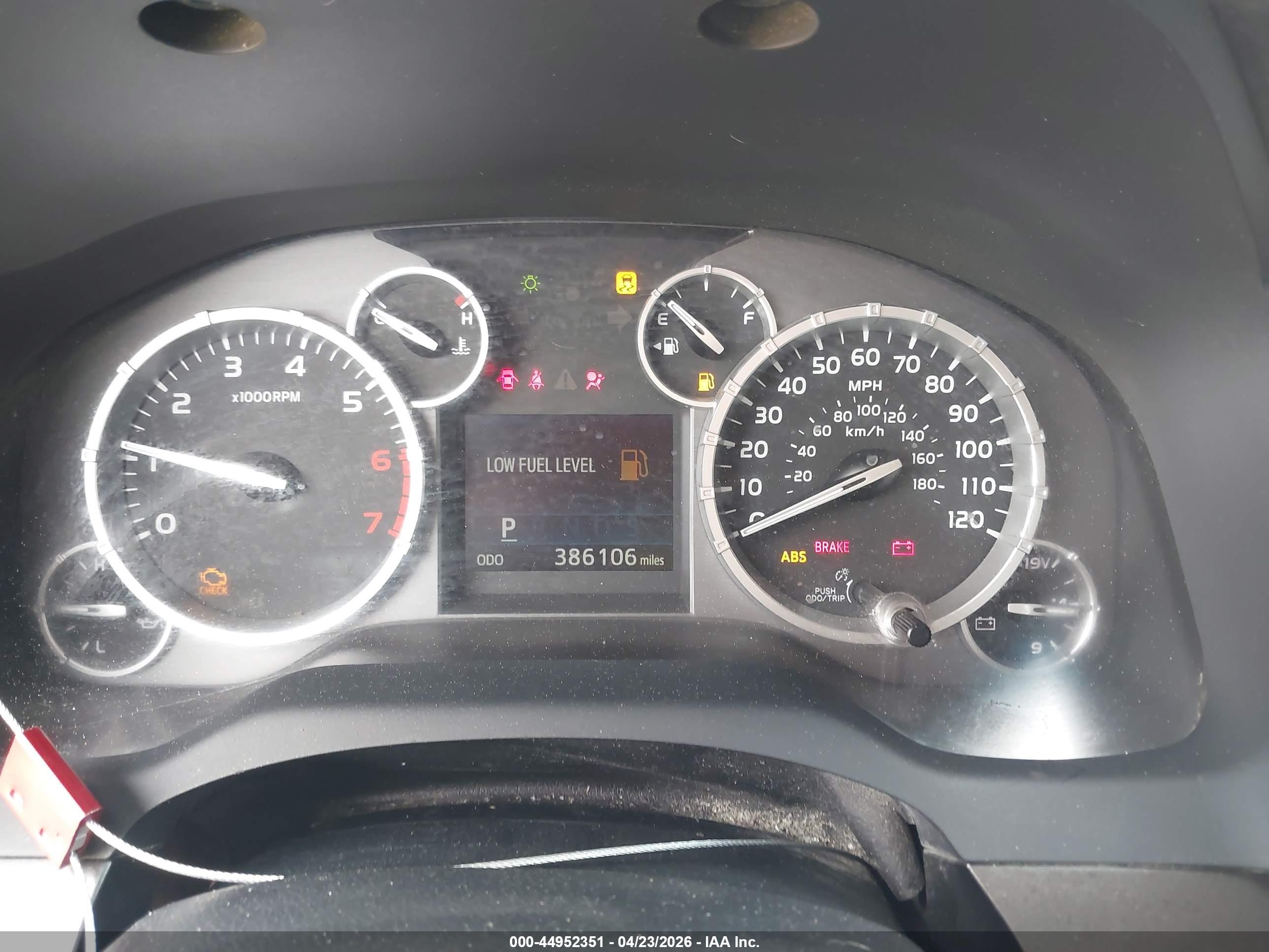 TOYOTA TUNDRA image 7
