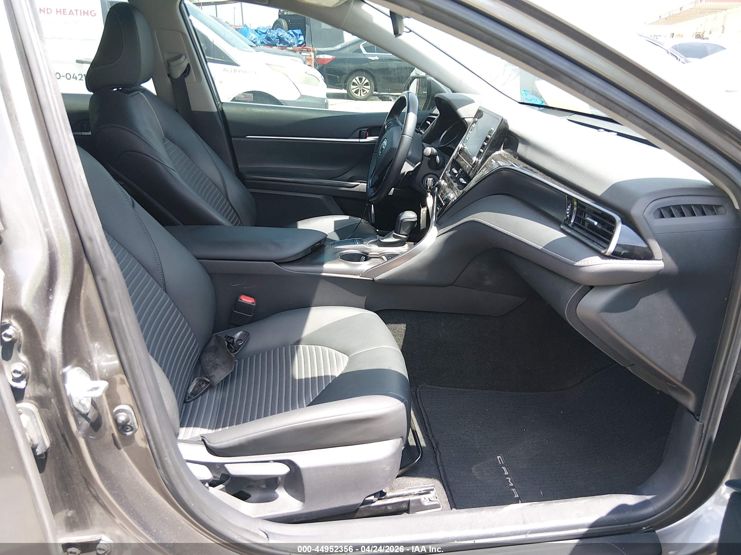 TOYOTA CAMRY image 5