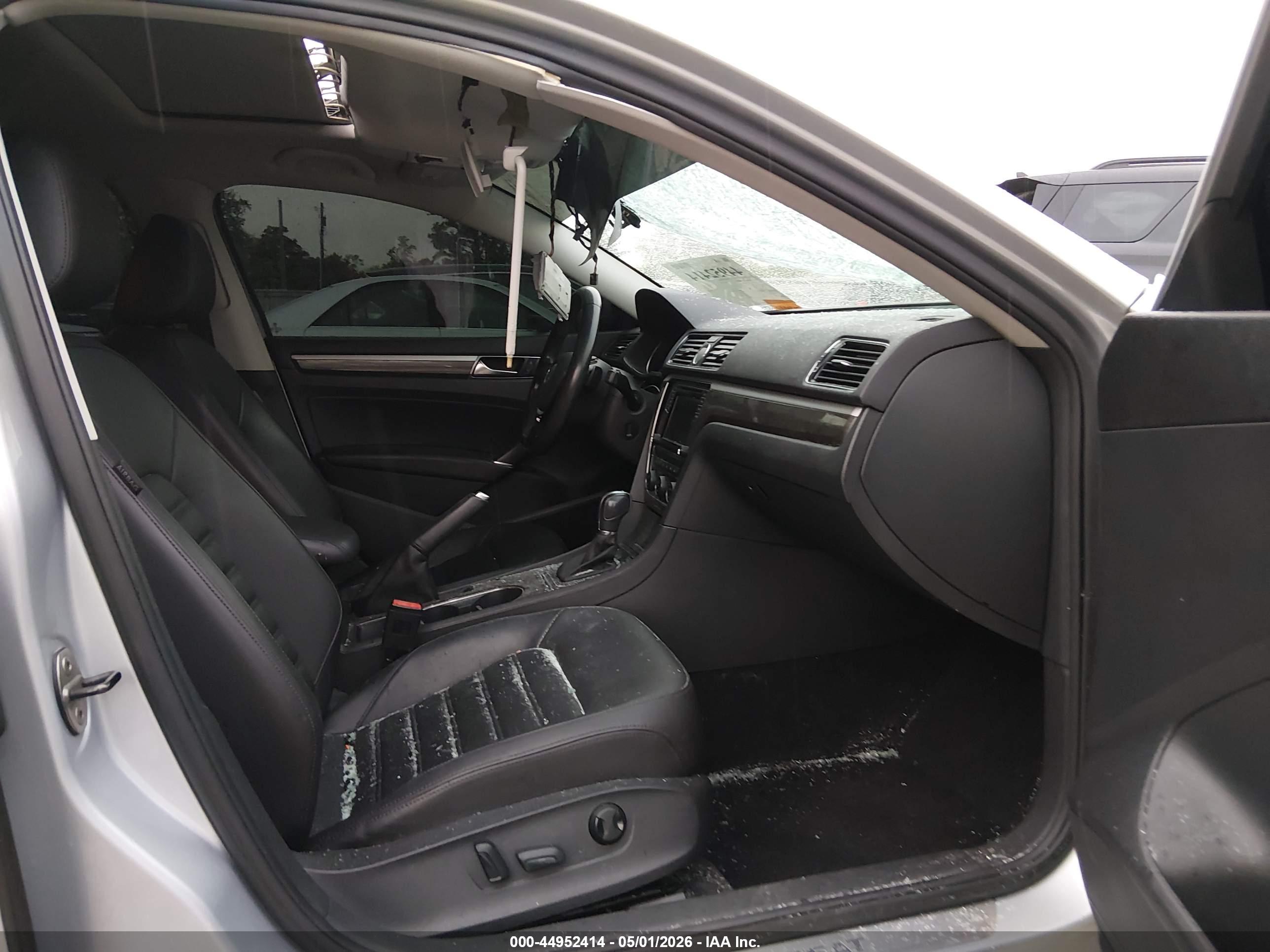 VOLKSWAGEN PASSAT image 5