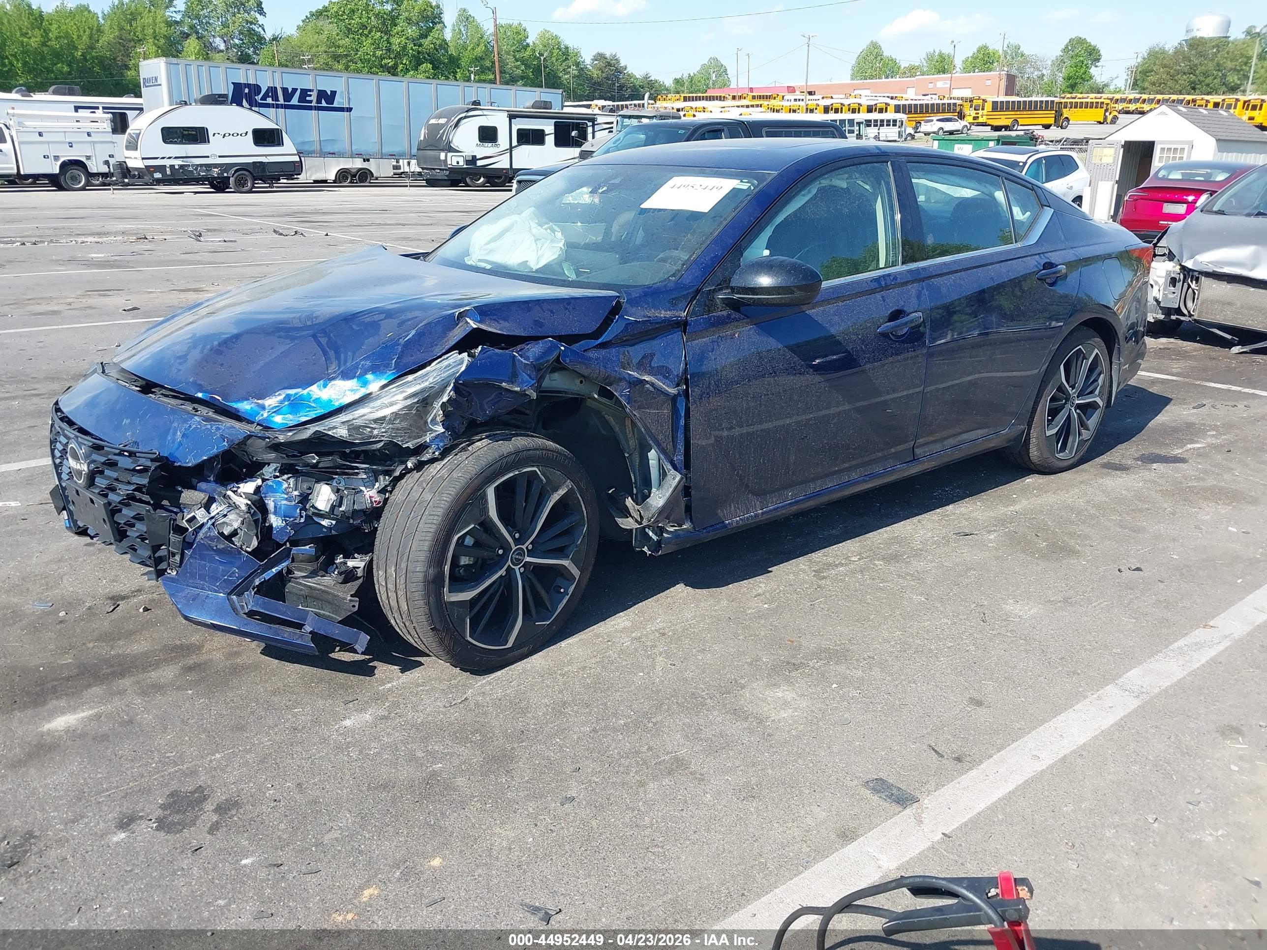 NISSAN ALTIMA image 2