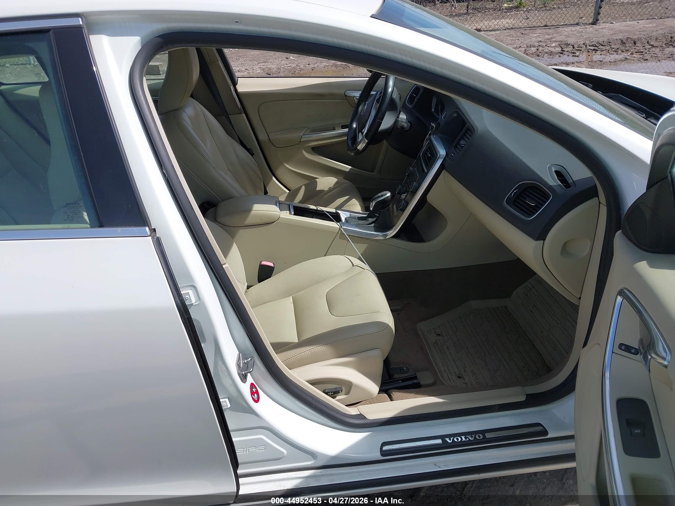 VOLVO S60 image 5