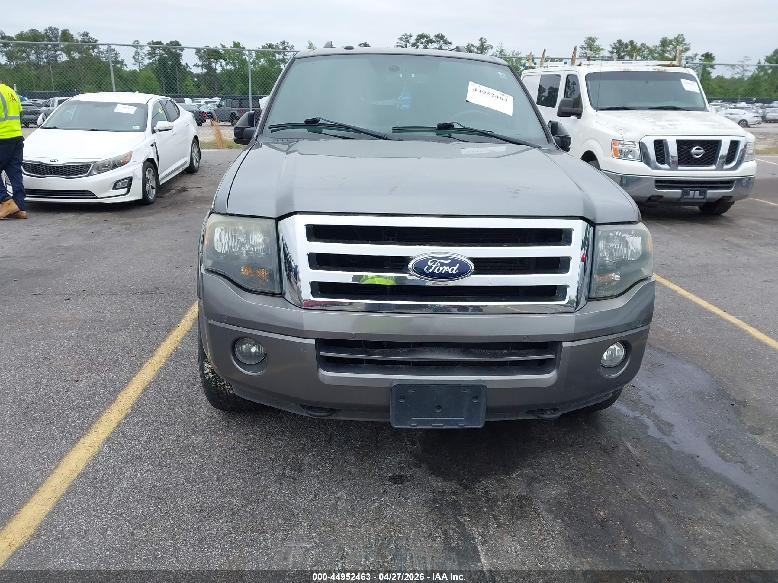 FORD EXPEDITION image 6