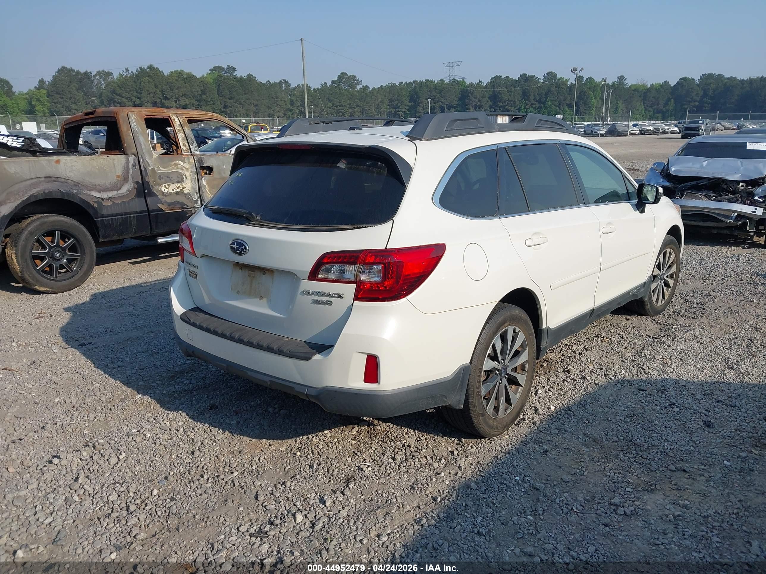 SUBARU OUTBACK image 4