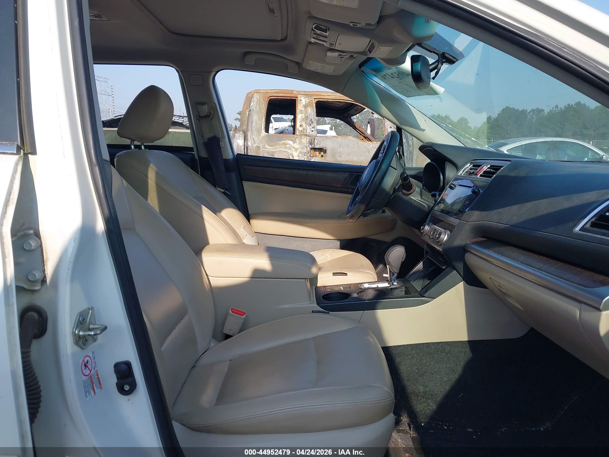 SUBARU OUTBACK image 5