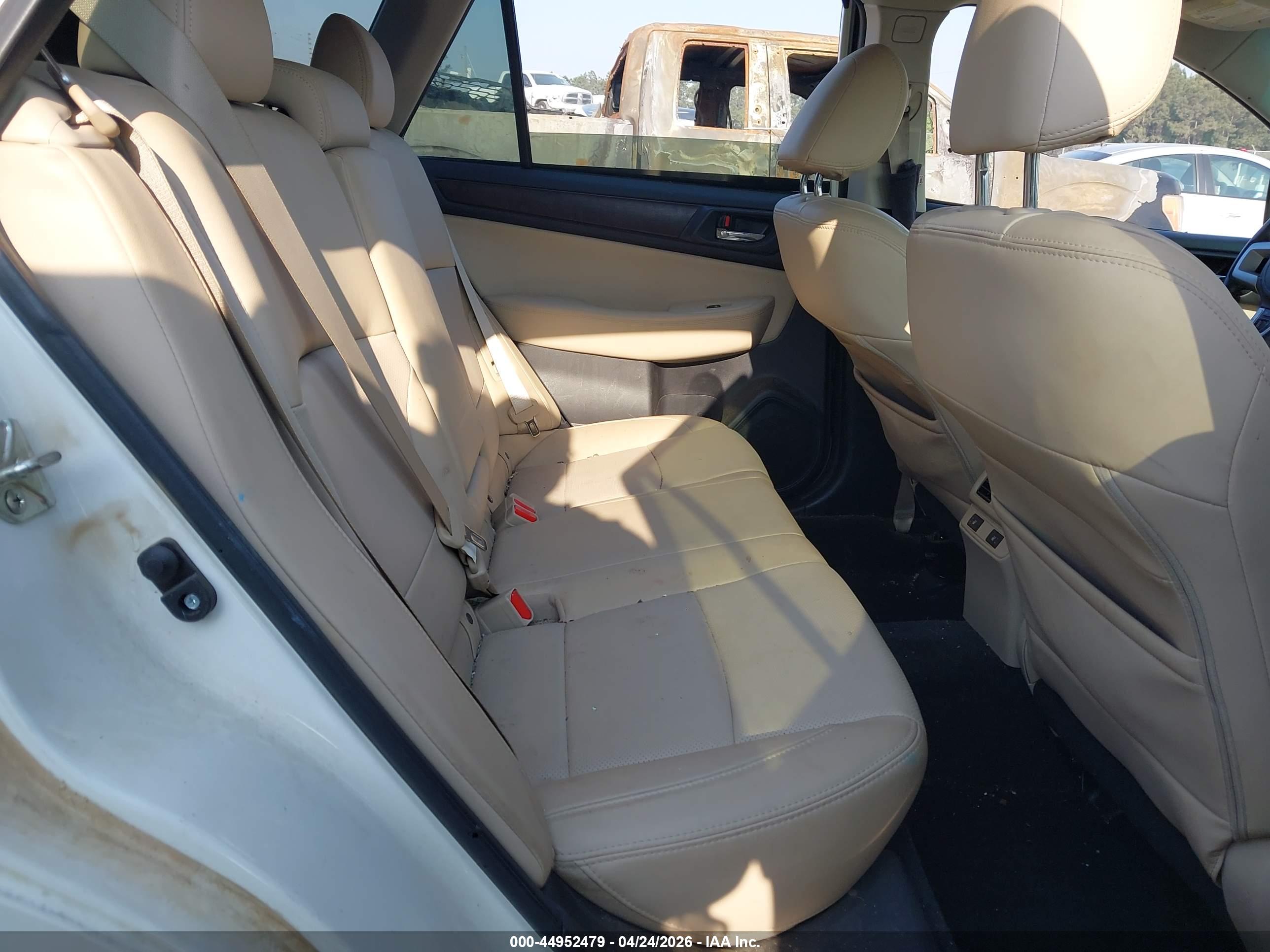 SUBARU OUTBACK image 8