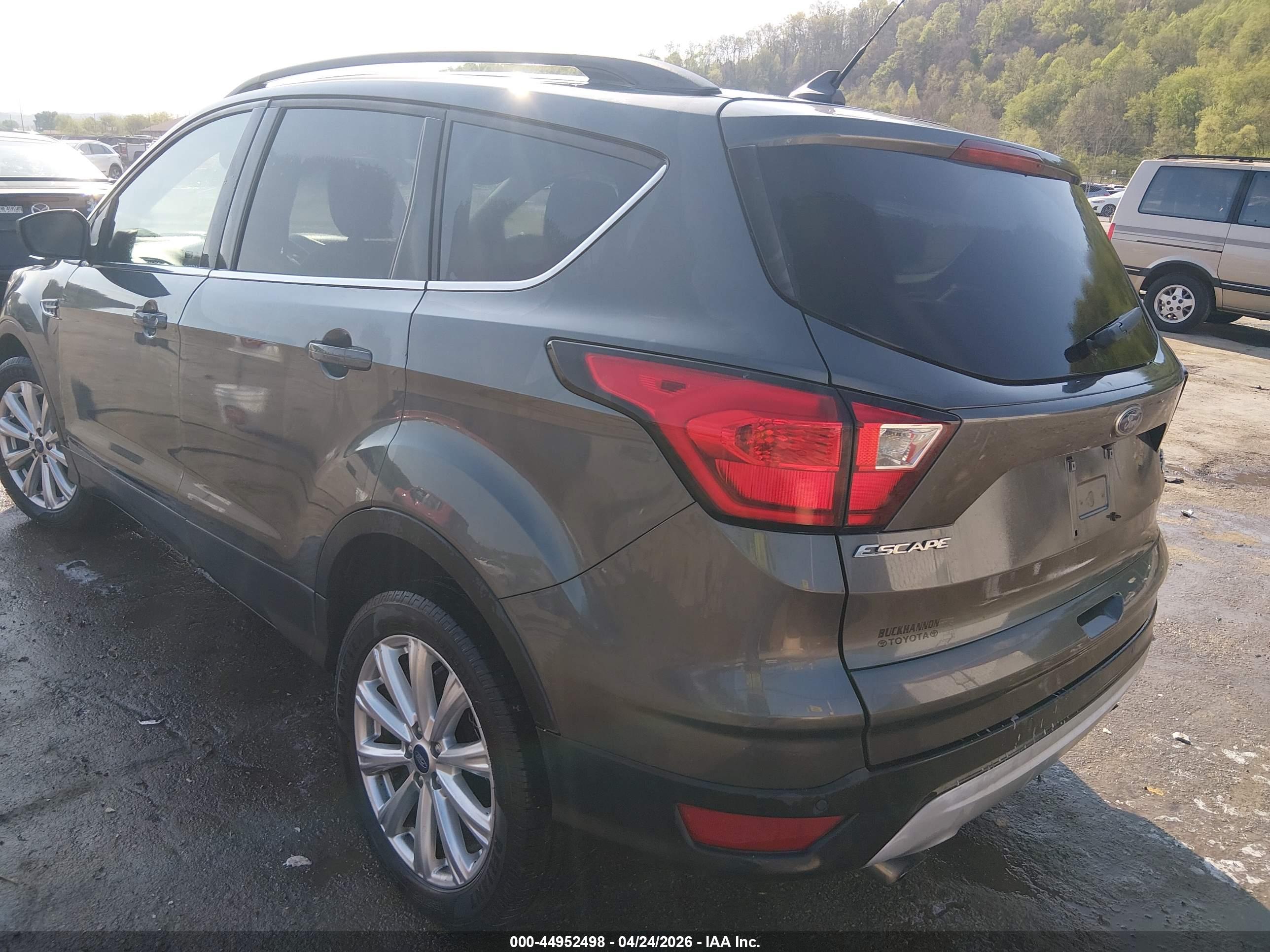 FORD ESCAPE image 3