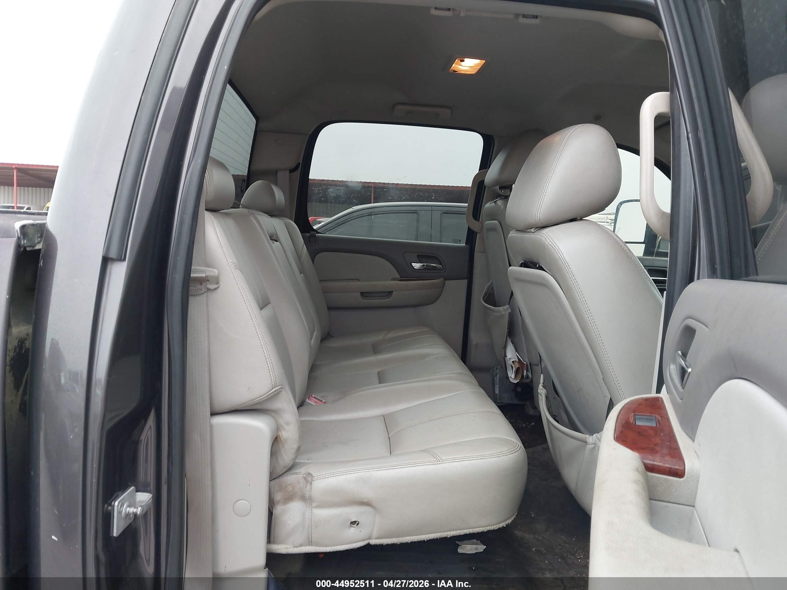 GMC SIERRA image 8
