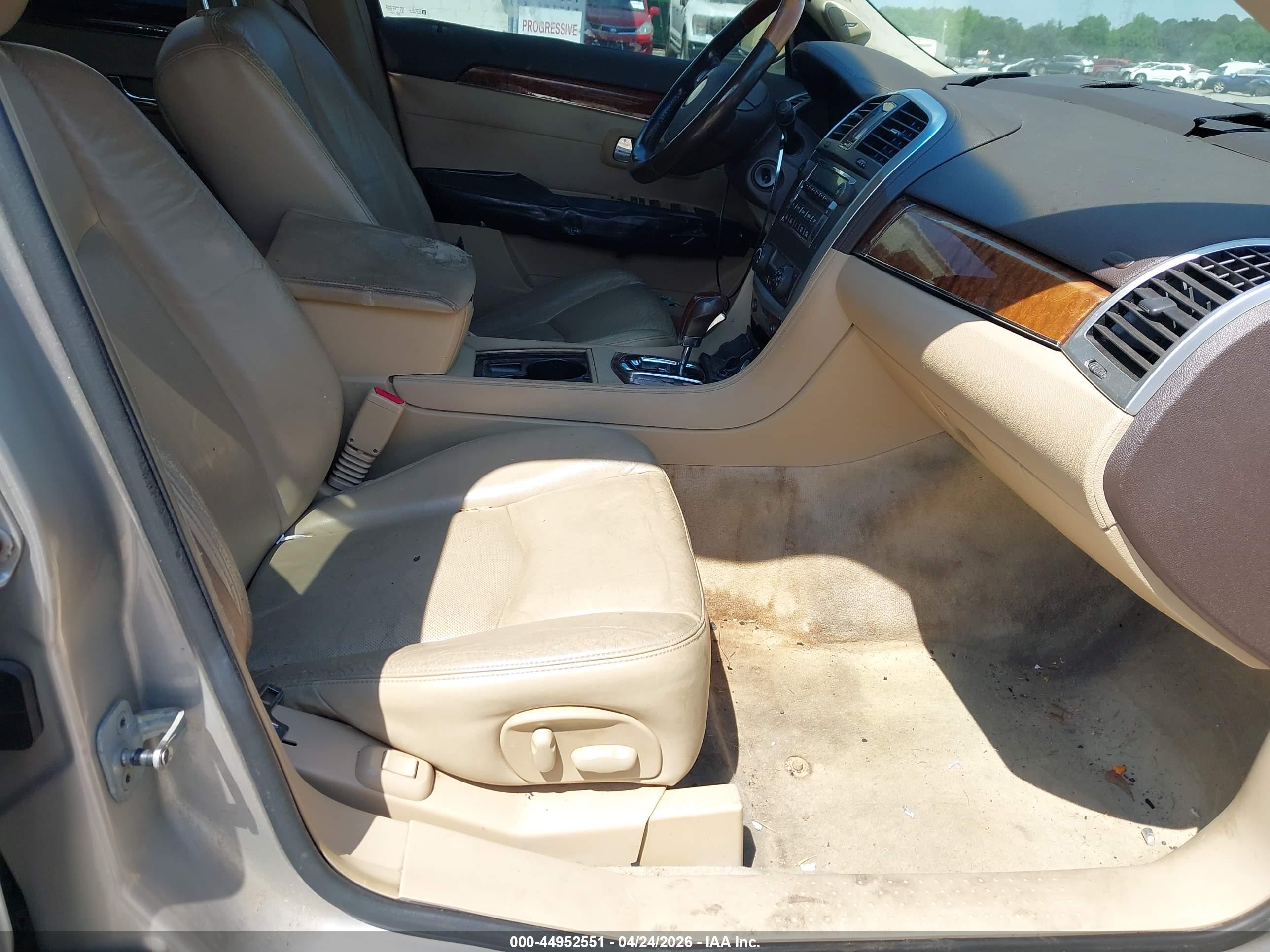 CADILLAC SRX image 5
