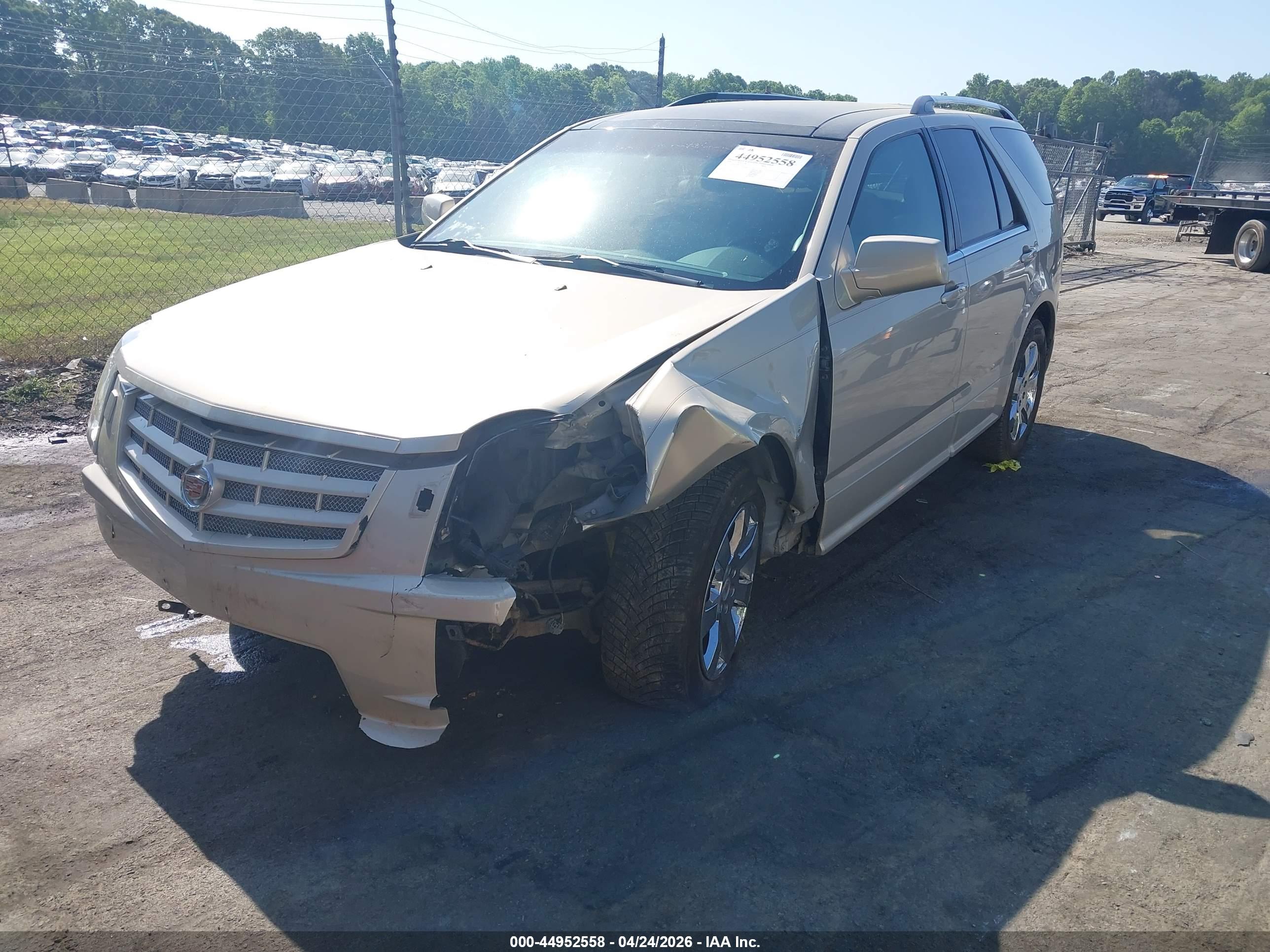 CADILLAC SRX image 2