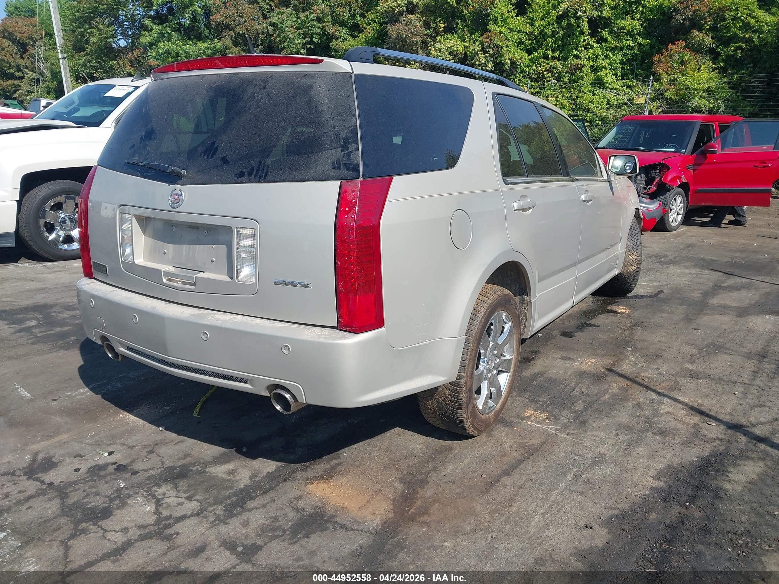 CADILLAC SRX image 4