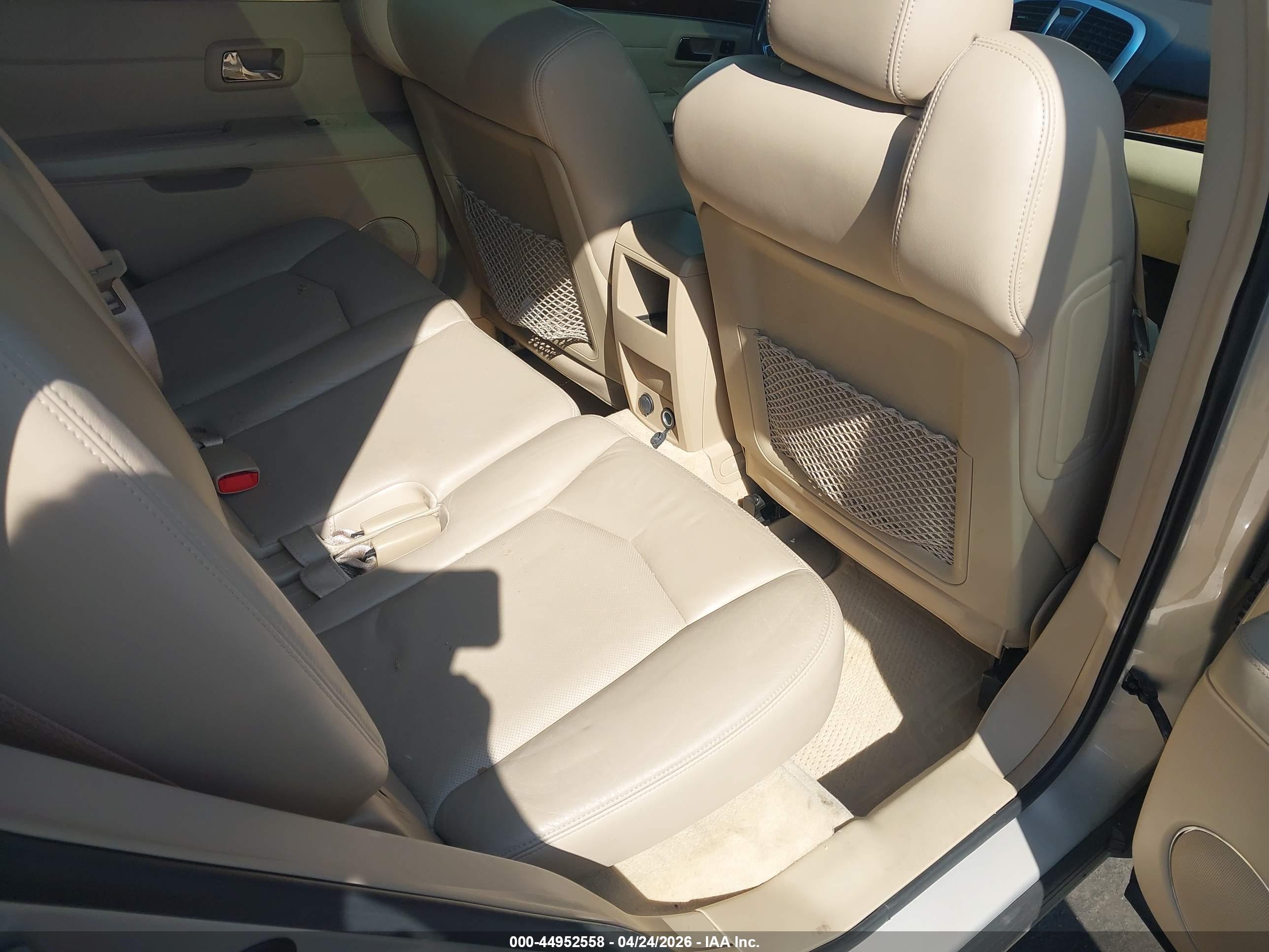 CADILLAC SRX image 8