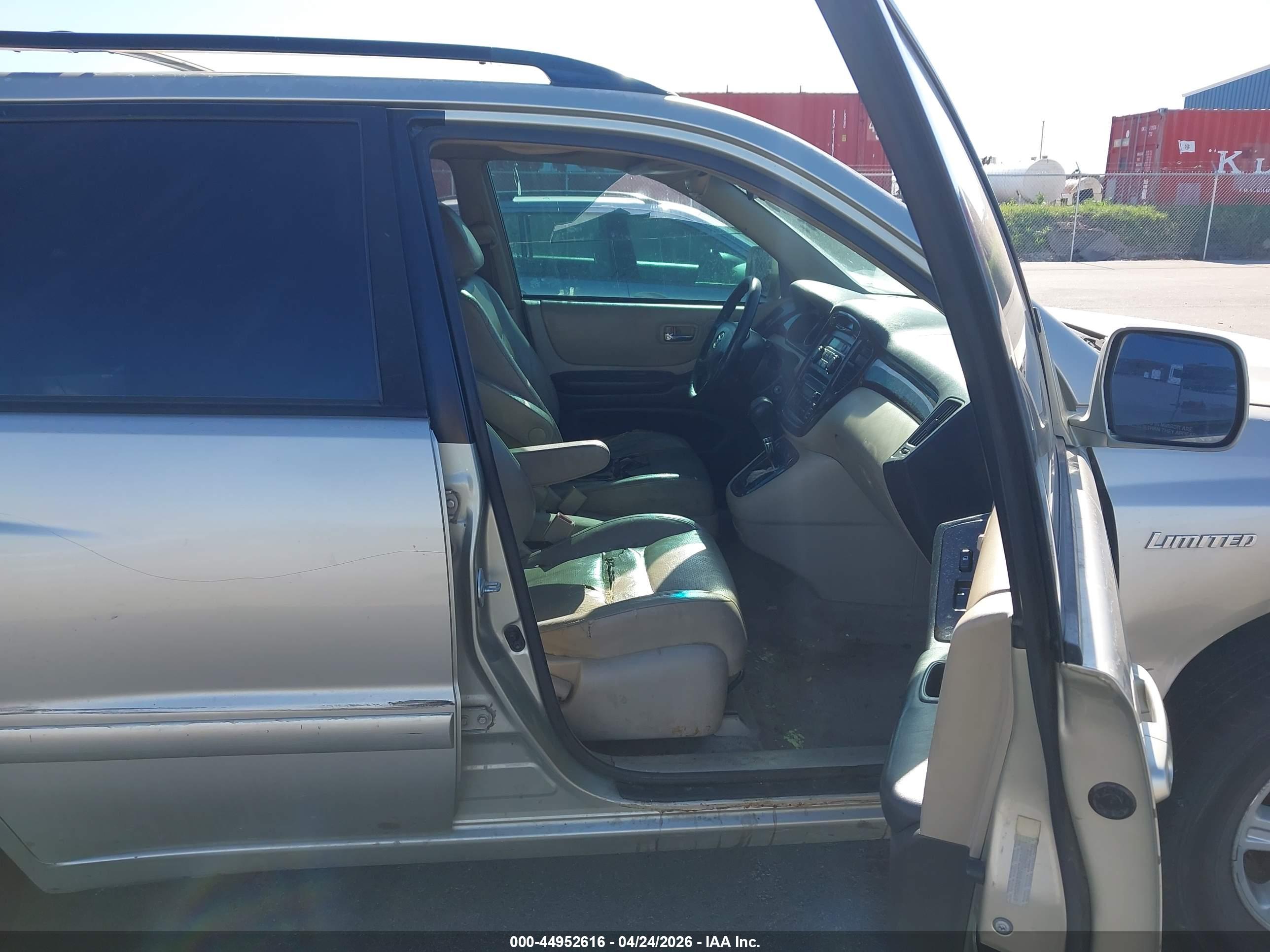 TOYOTA HIGHLANDER image 5