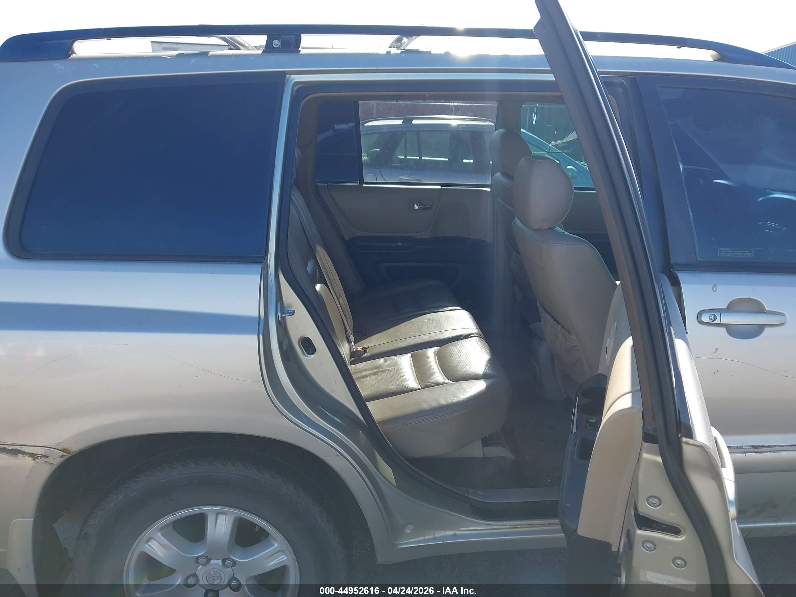 TOYOTA HIGHLANDER image 8