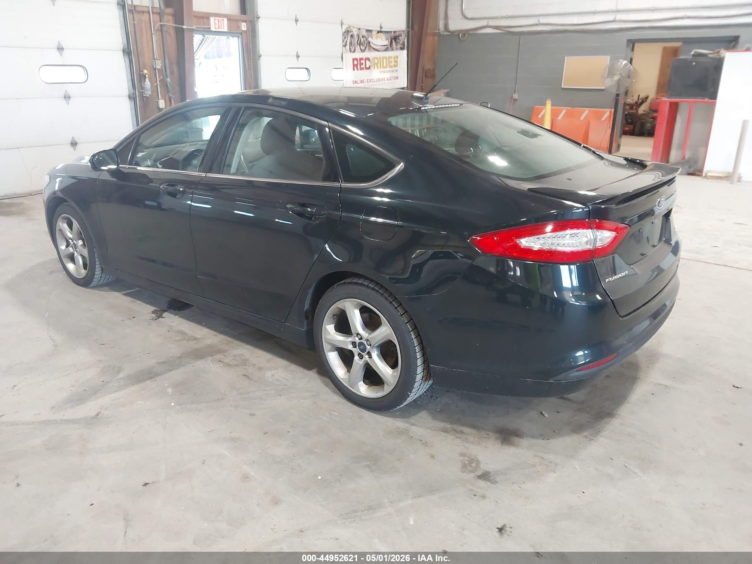 FORD FUSION image 3