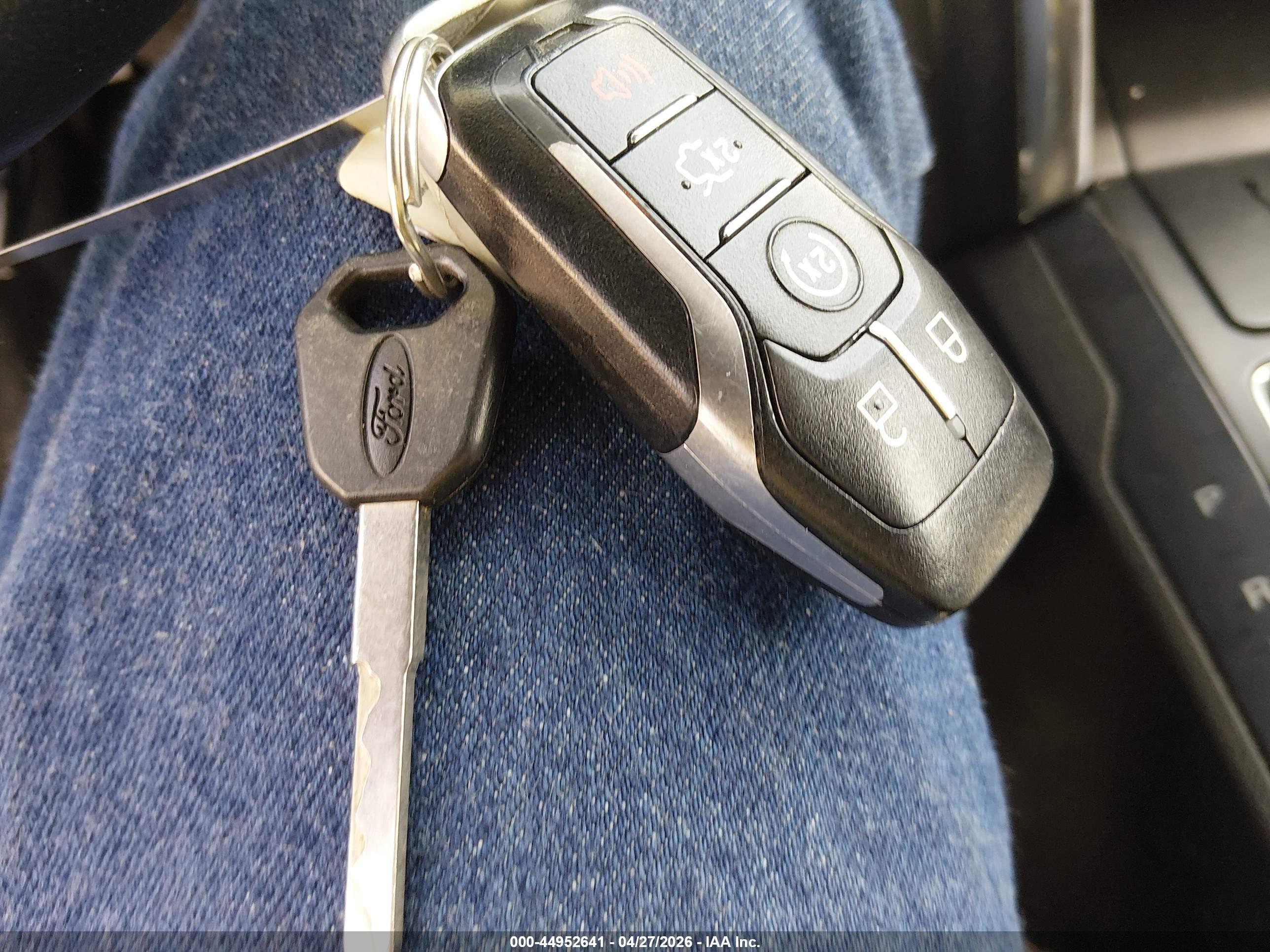 FORD EXPLORER image 11