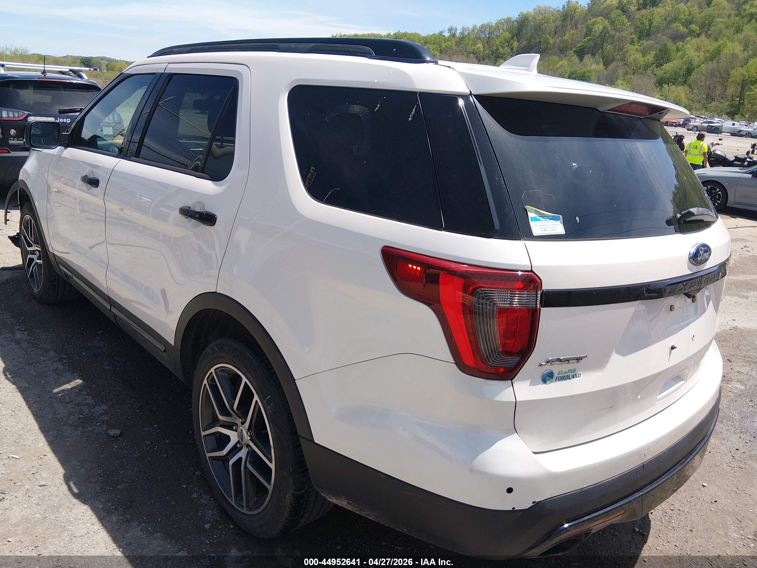FORD EXPLORER image 3