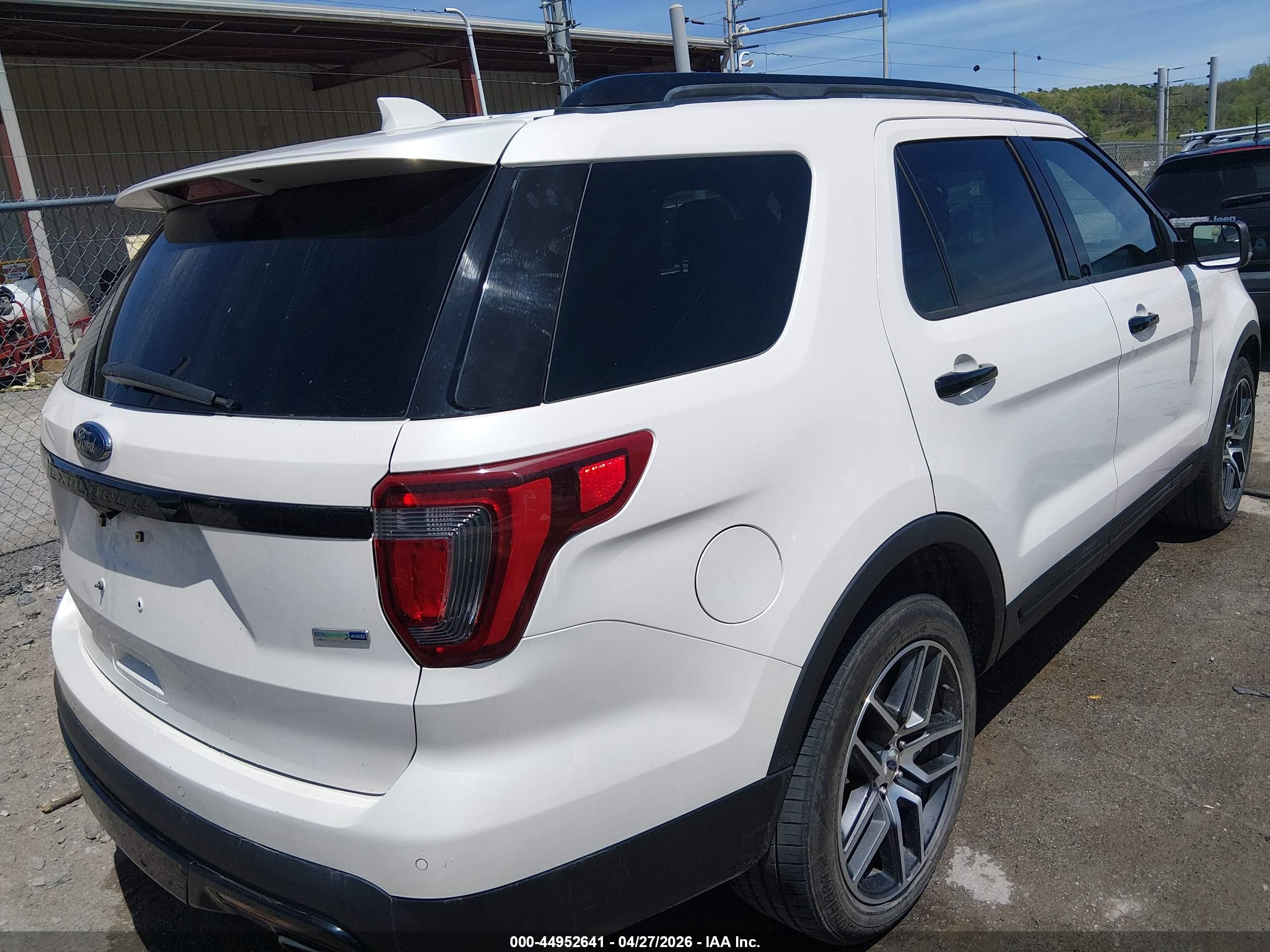 FORD EXPLORER image 4