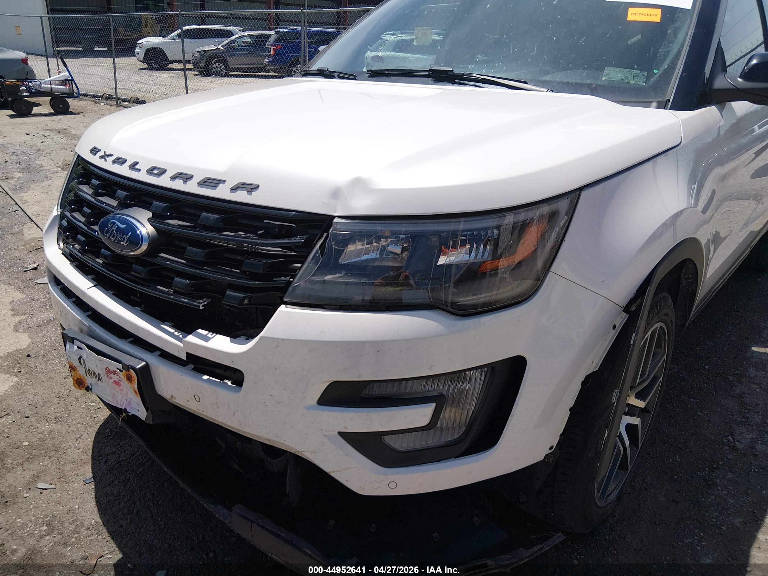 FORD EXPLORER image 6