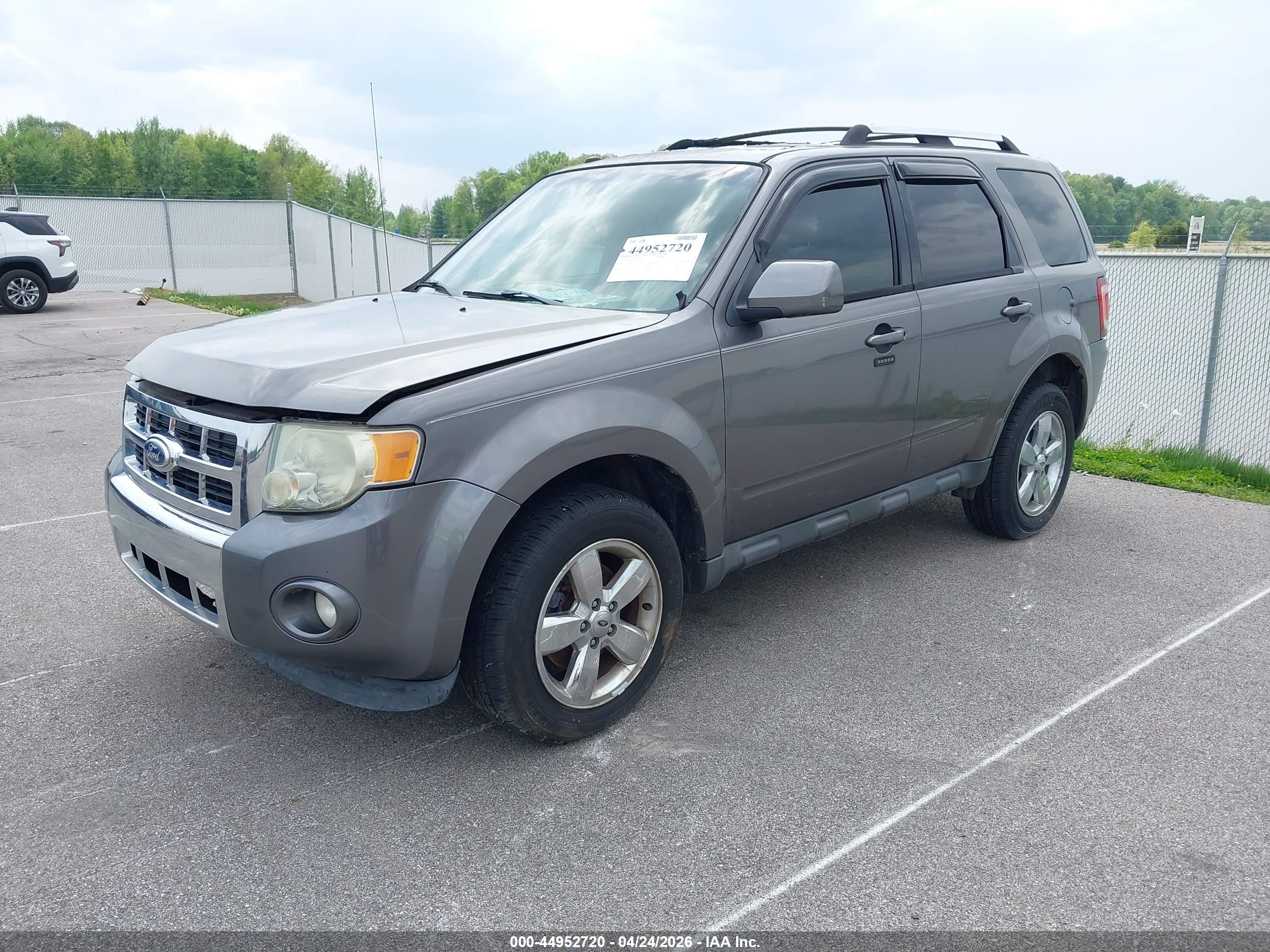 FORD ESCAPE image 2