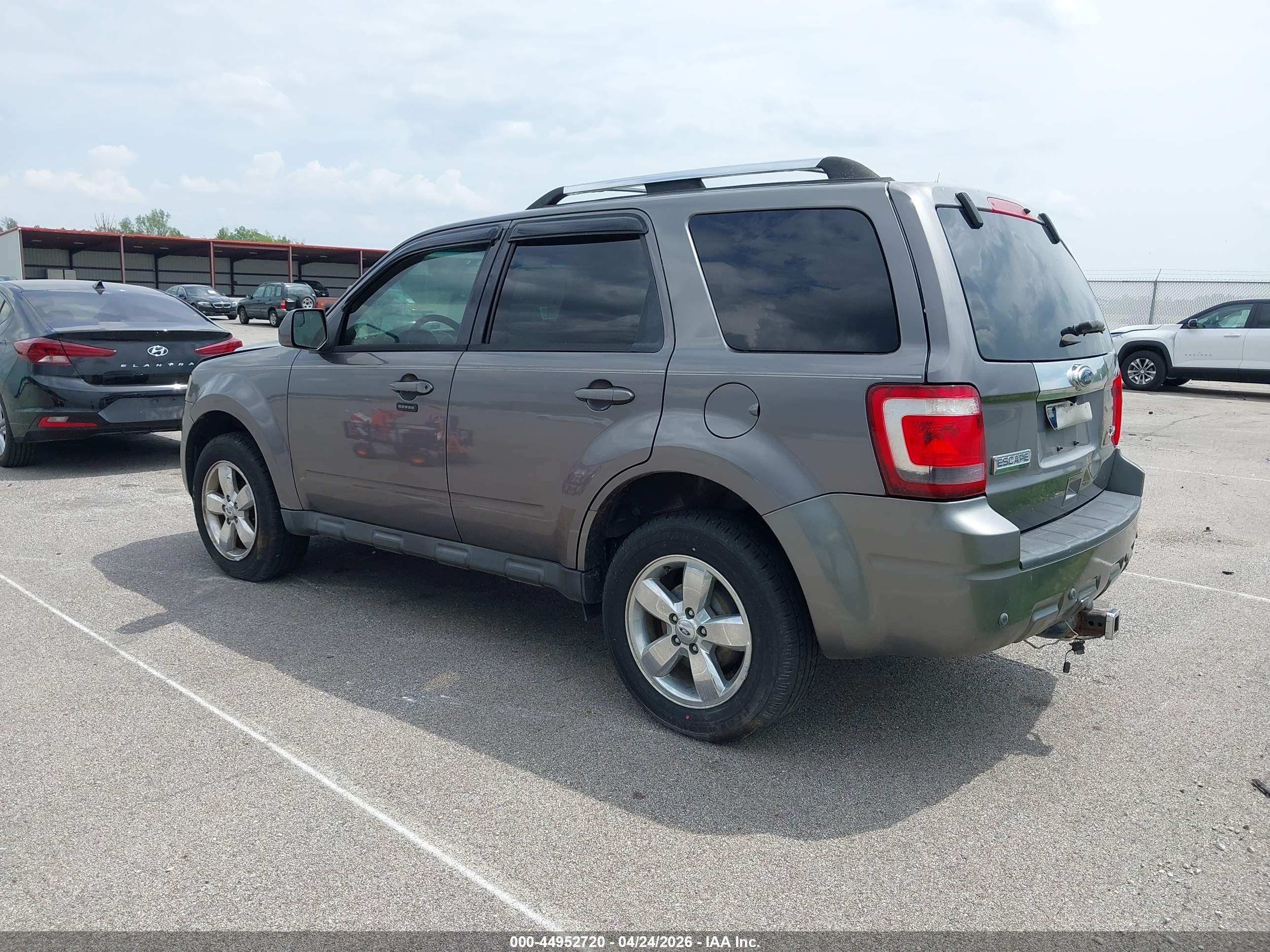 FORD ESCAPE image 3