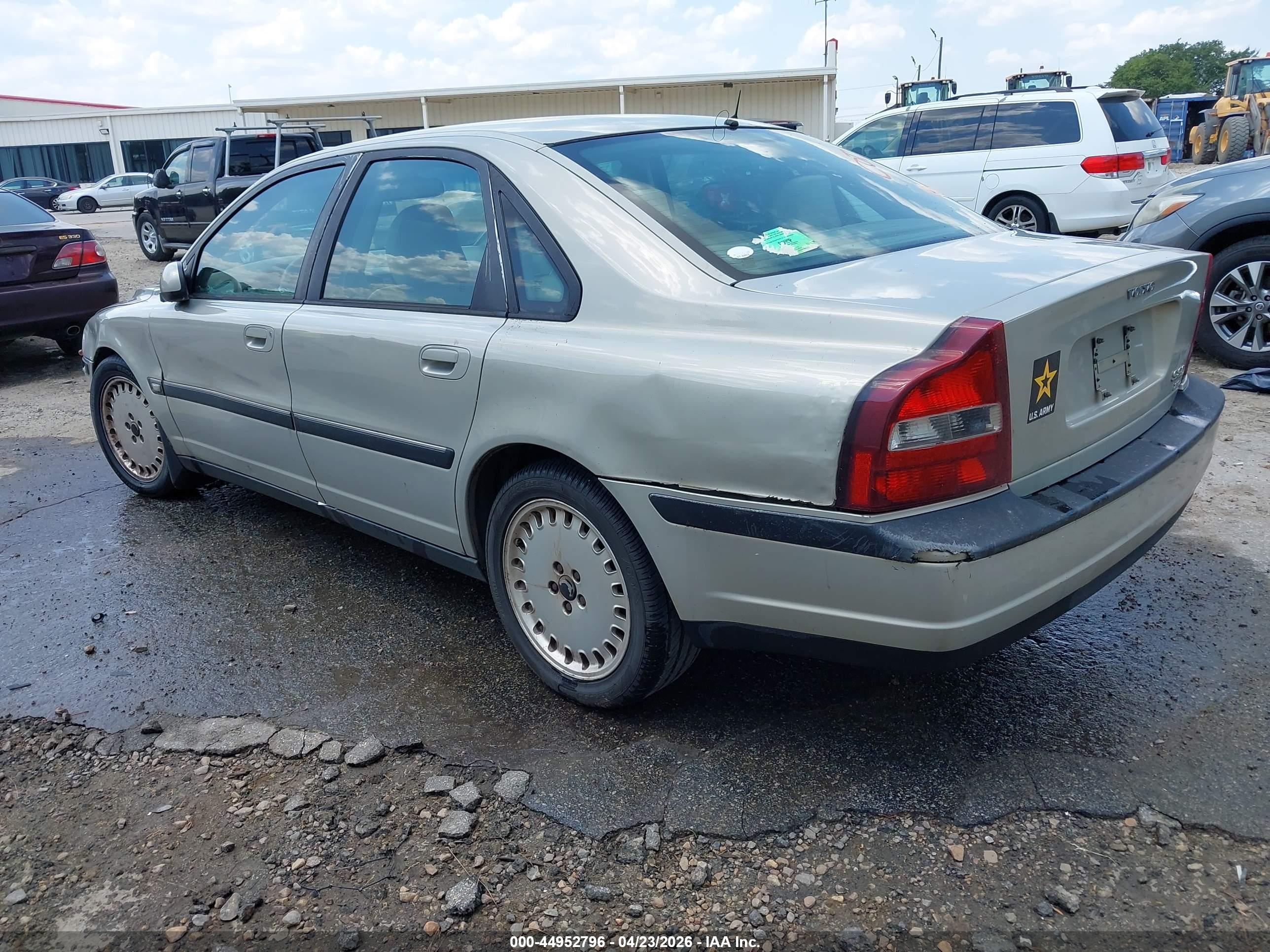 VOLVO S80 image 3