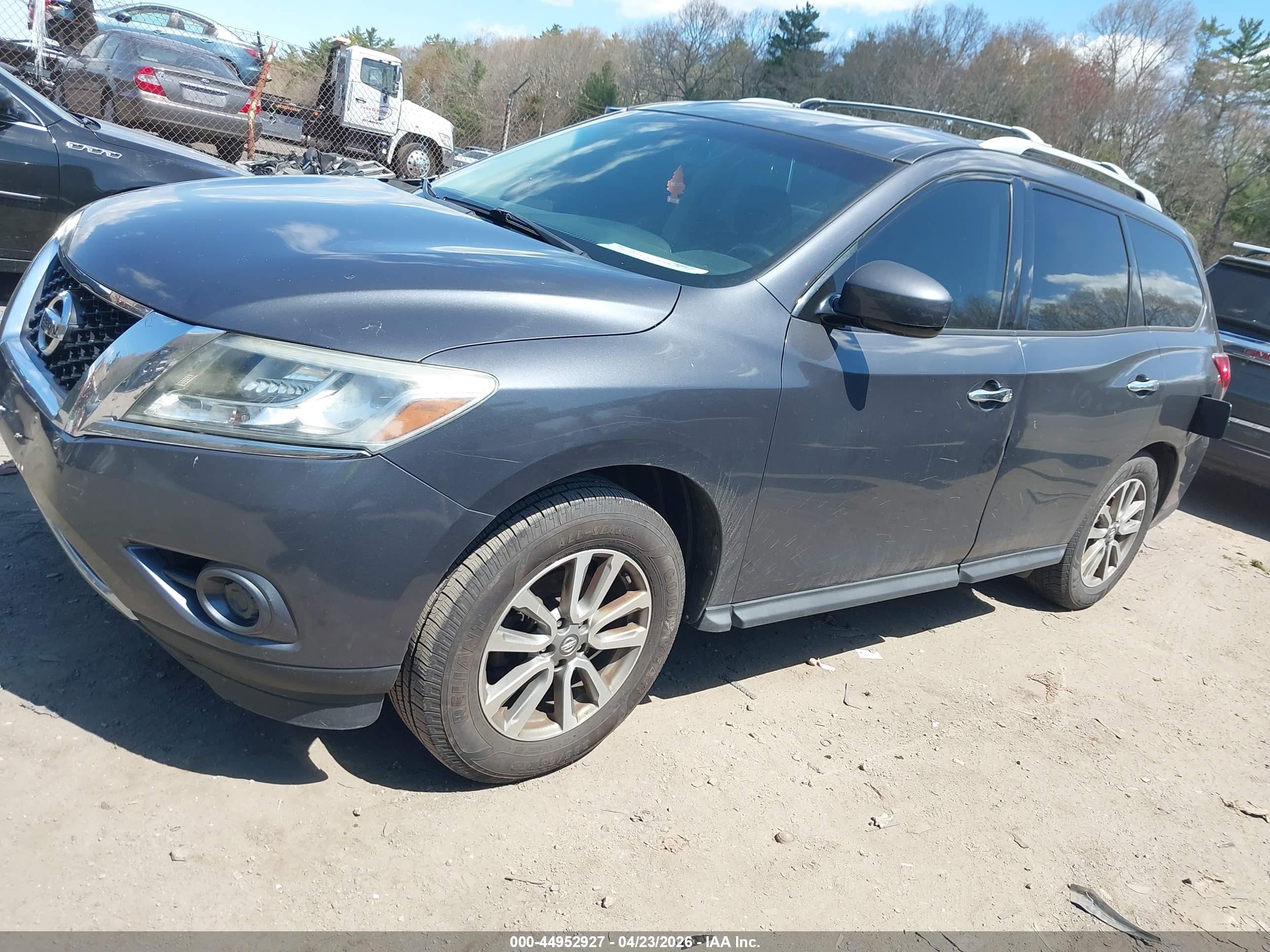 NISSAN PATHFINDER image 2
