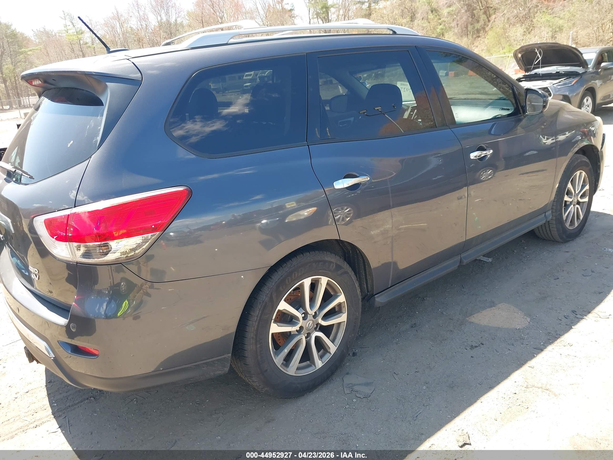 NISSAN PATHFINDER image 4