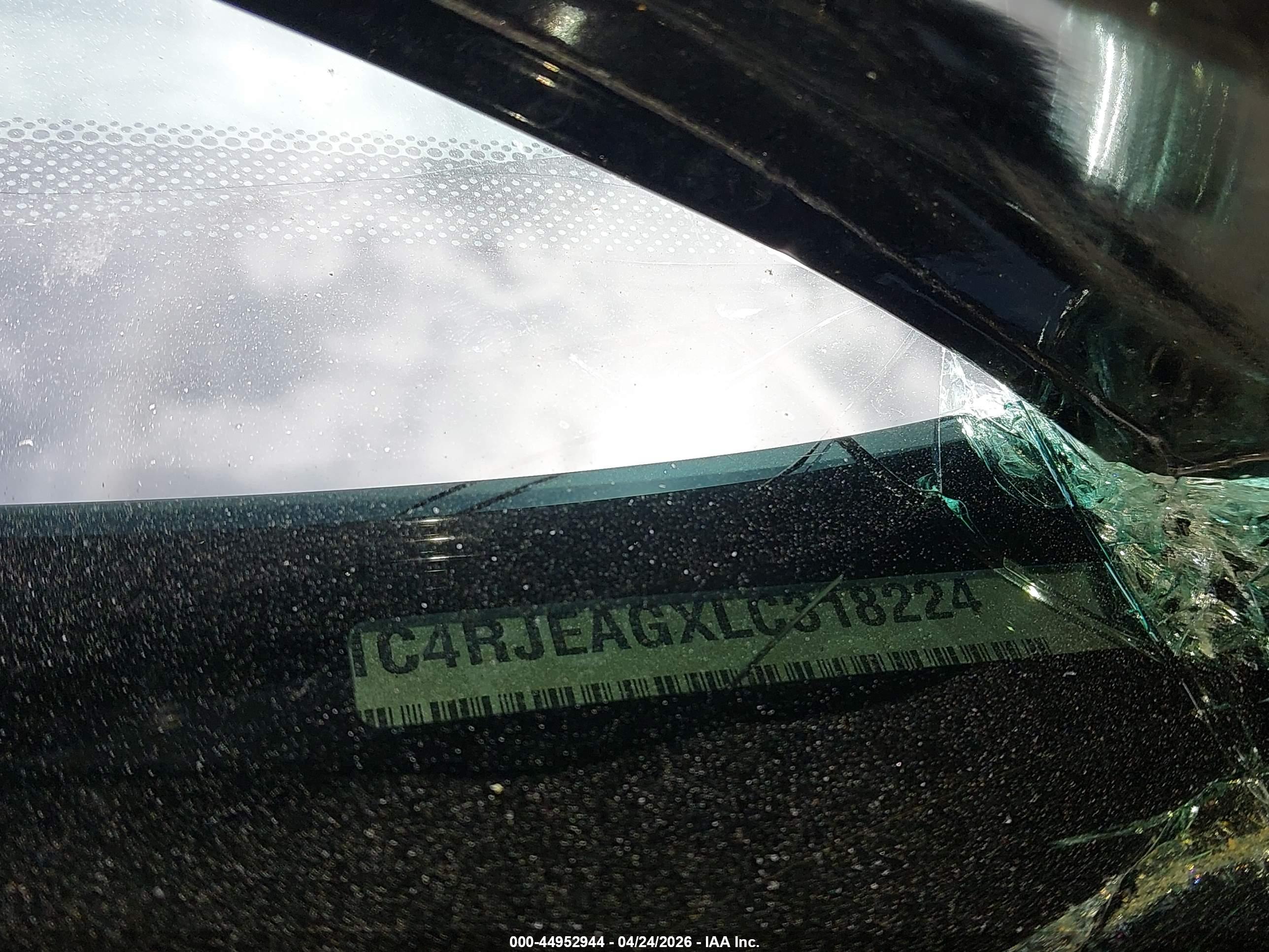 JEEP GRAND image 9