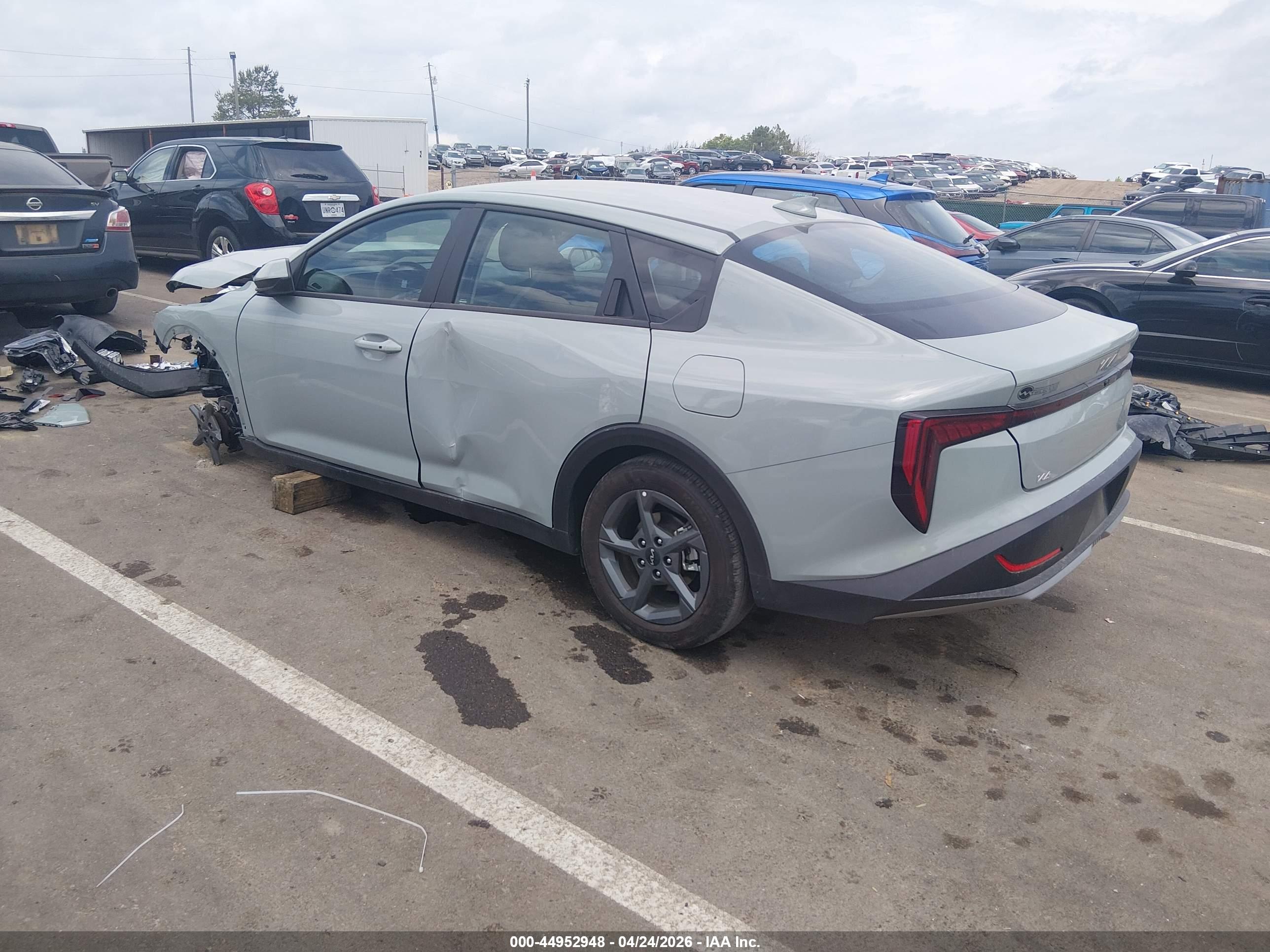 KIA K4 image 3