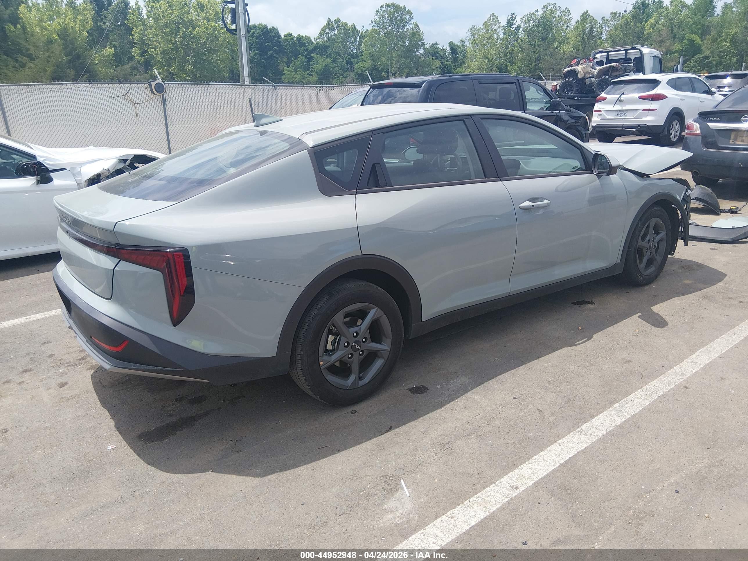 KIA K4 image 4
