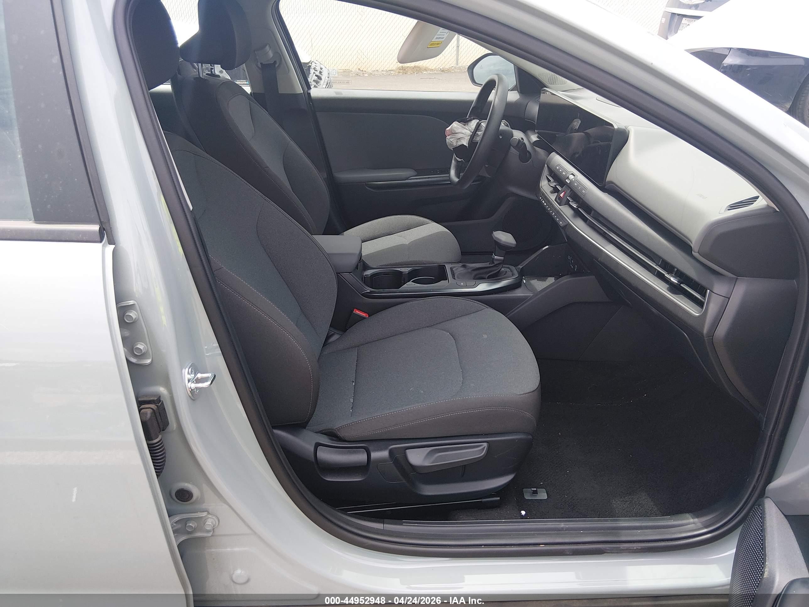 KIA K4 image 5