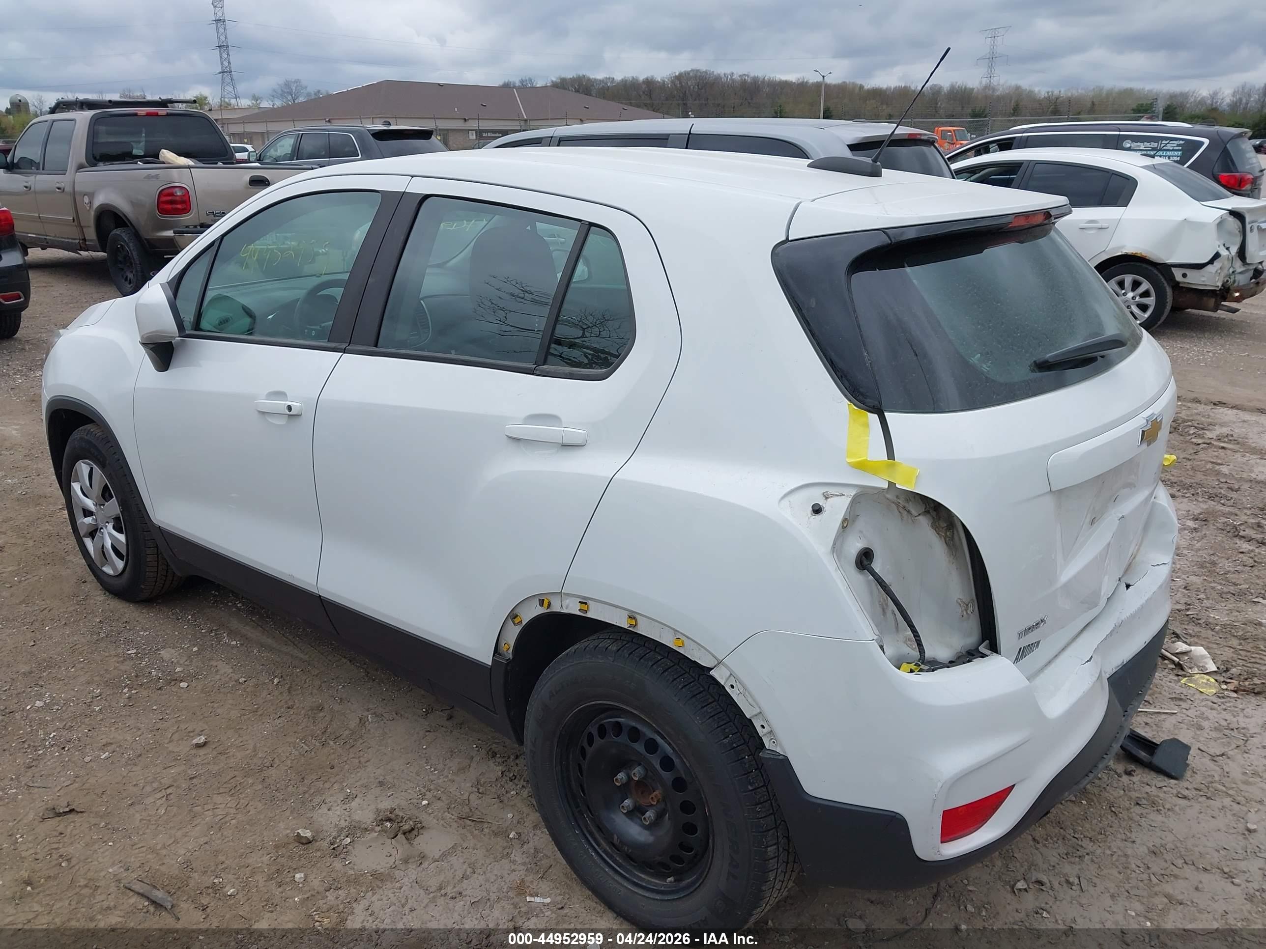CHEVROLET TRAX image 3