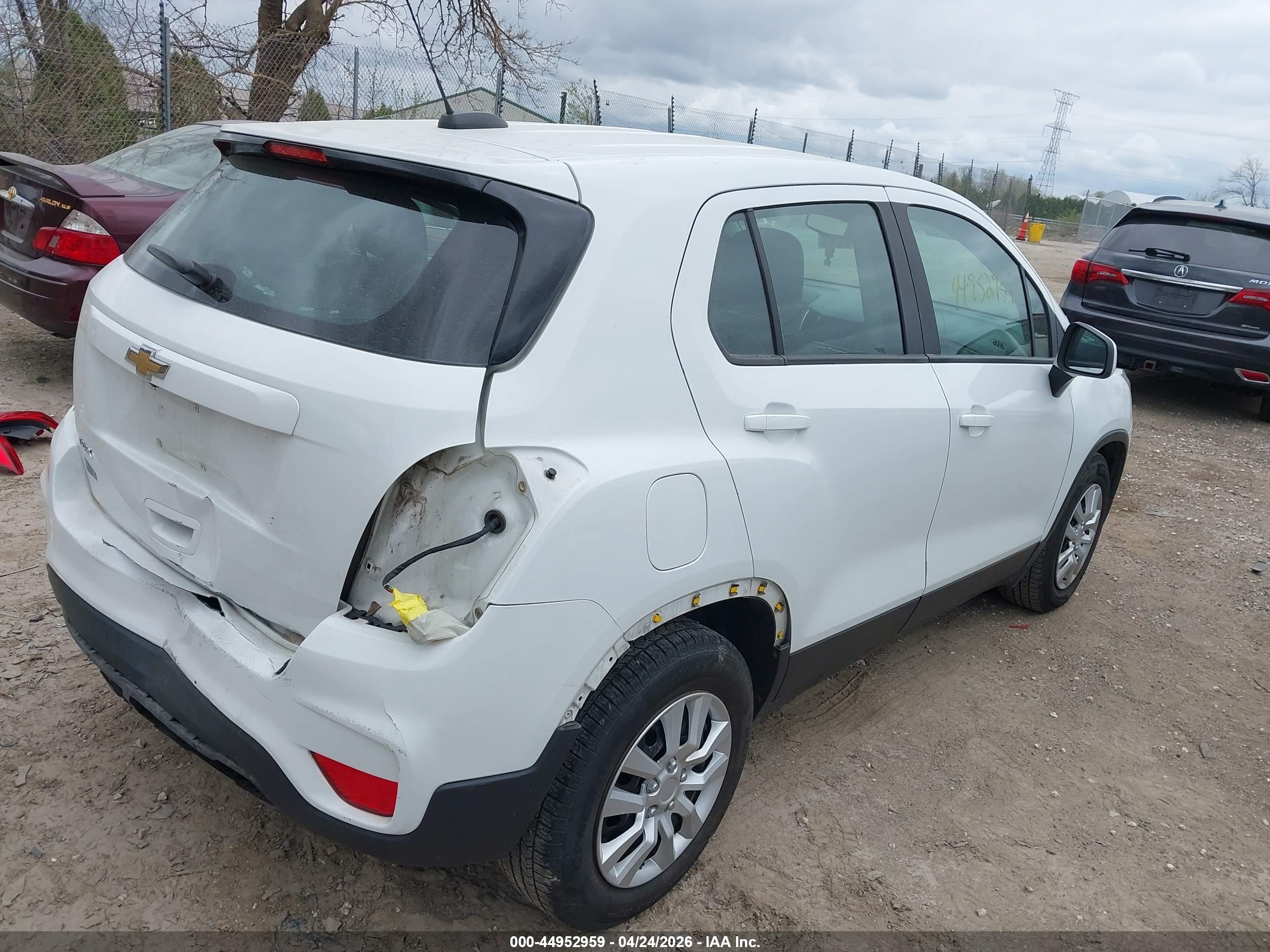 CHEVROLET TRAX image 4