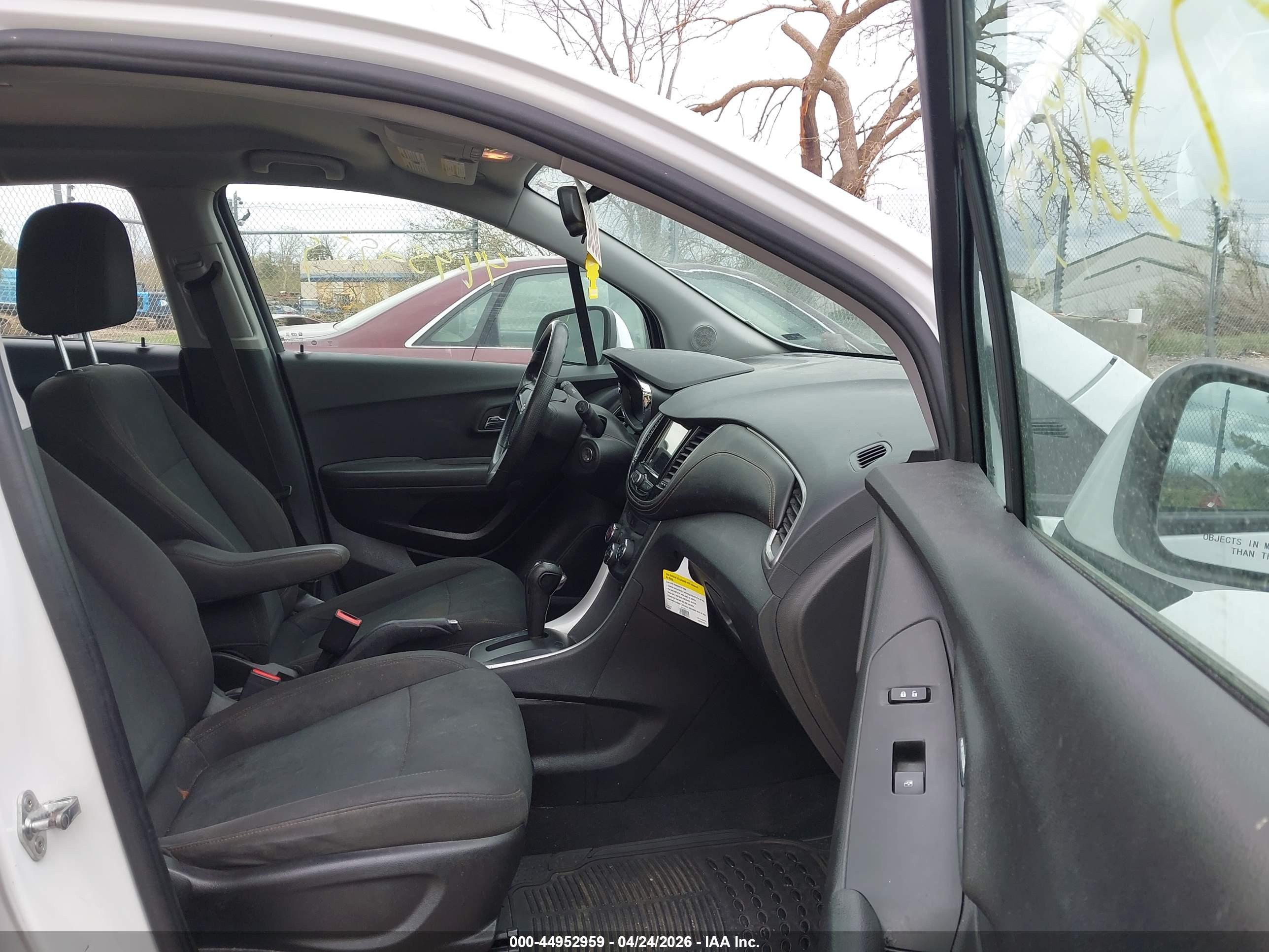 CHEVROLET TRAX image 5