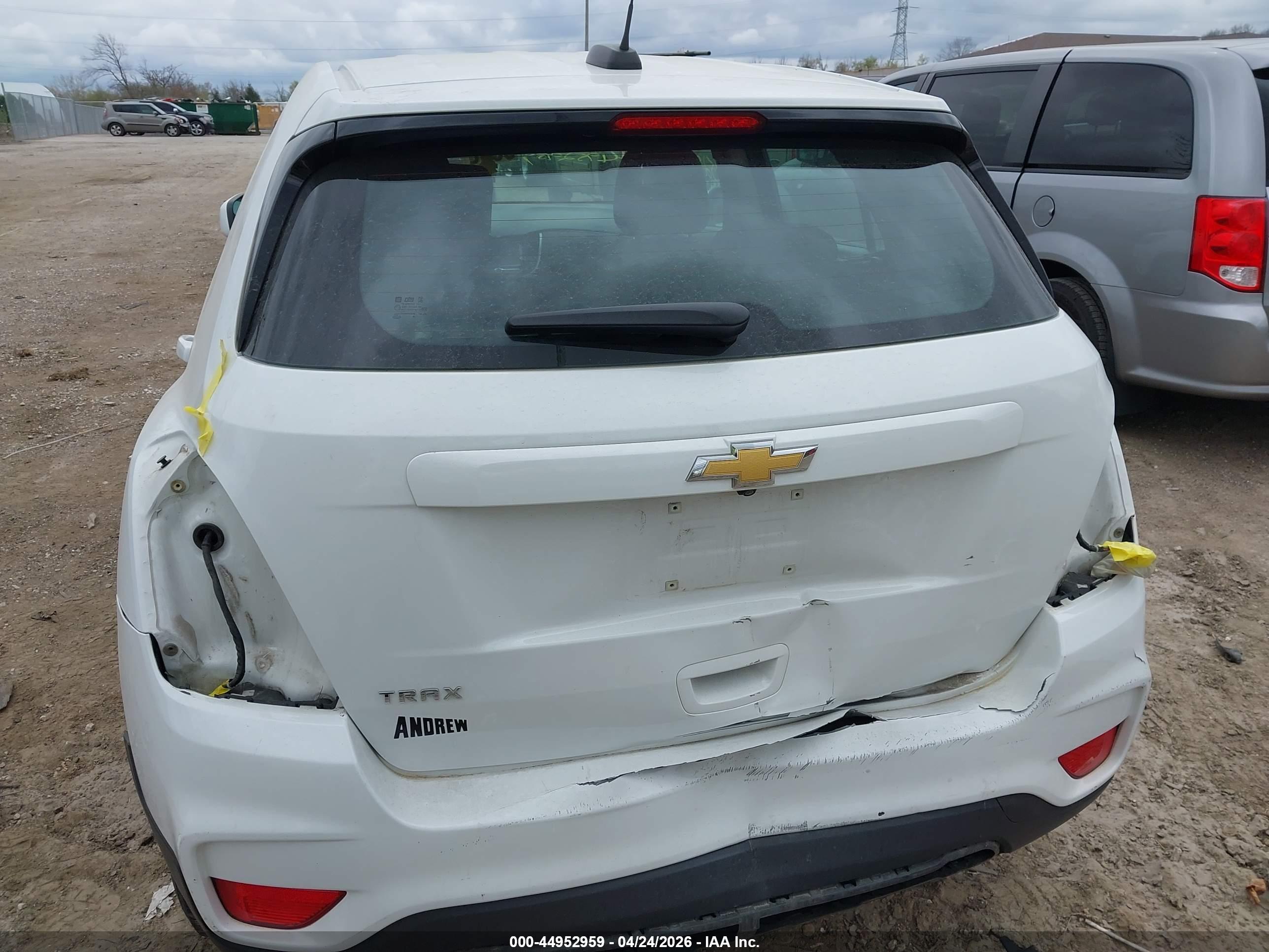 CHEVROLET TRAX image 6