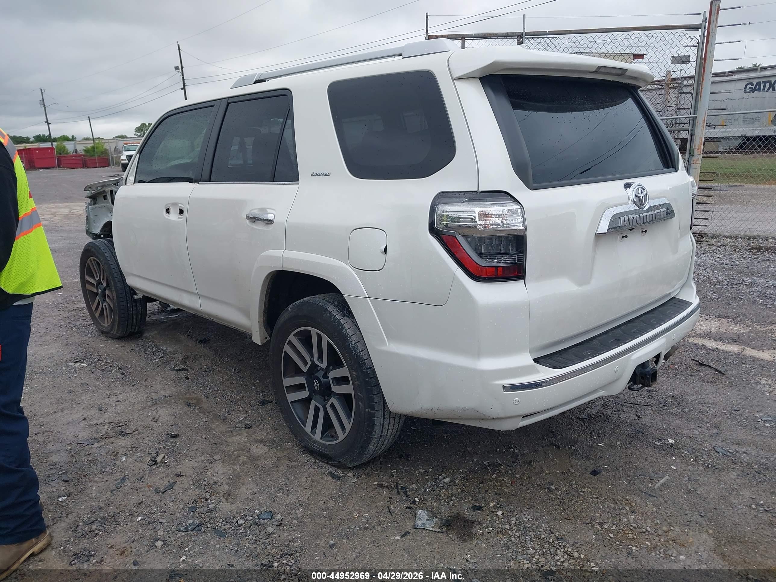 TOYOTA 4RUNNER image 3