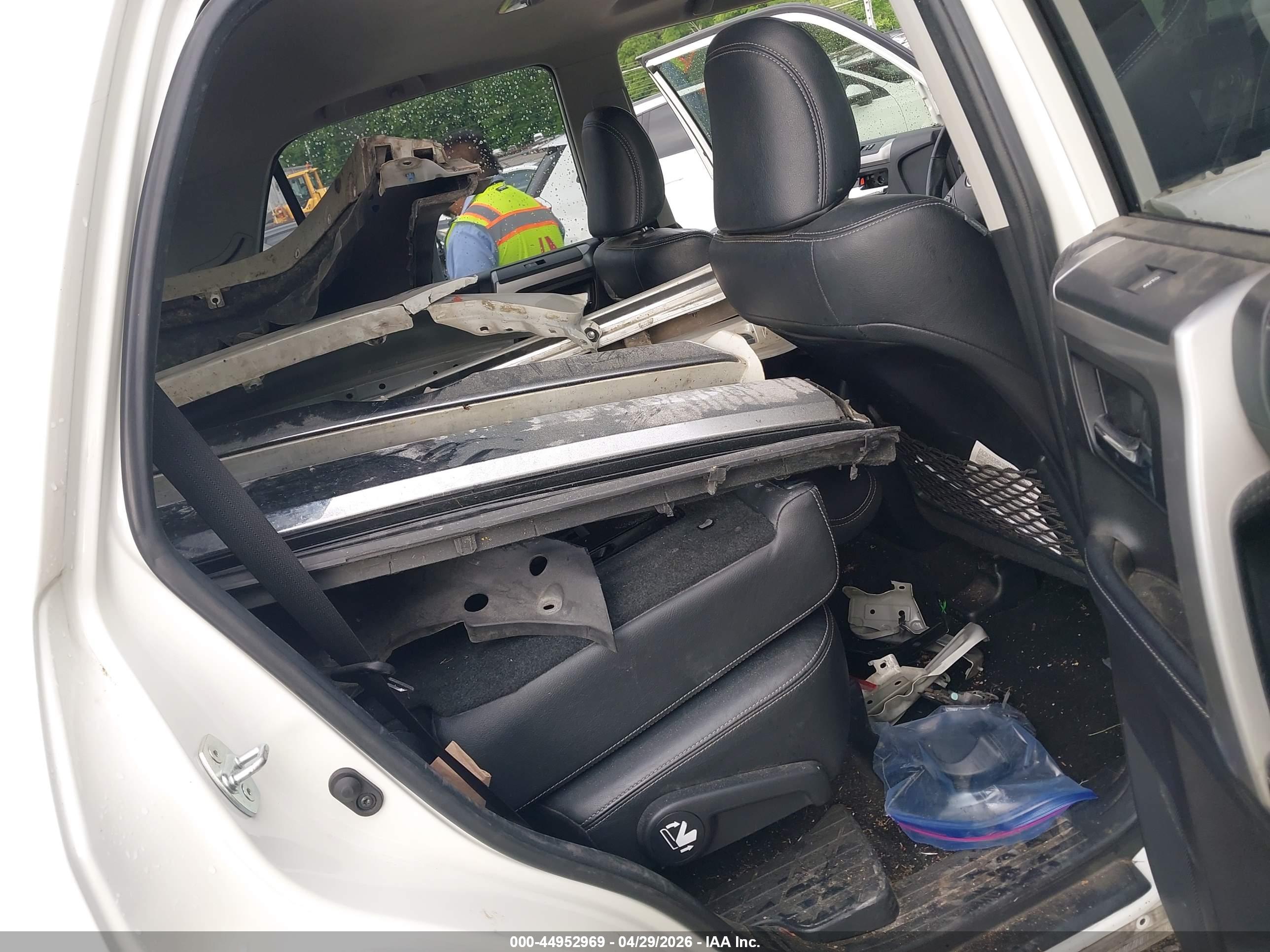 TOYOTA 4RUNNER image 8