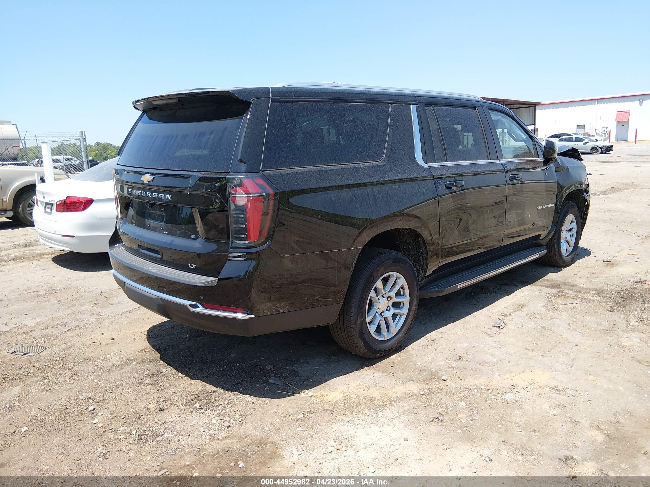CHEVROLET SUBURBAN image 4