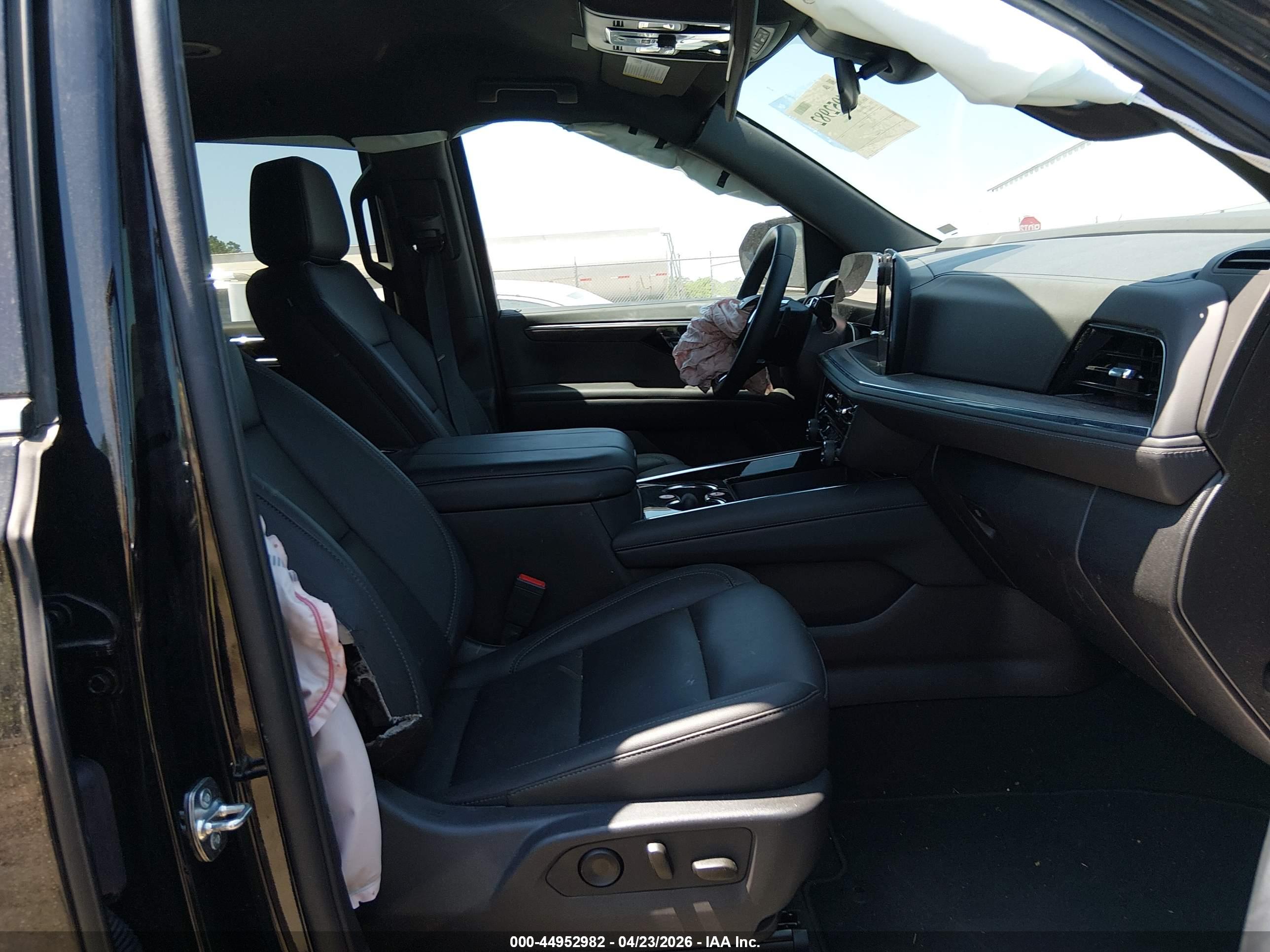 CHEVROLET SUBURBAN image 5