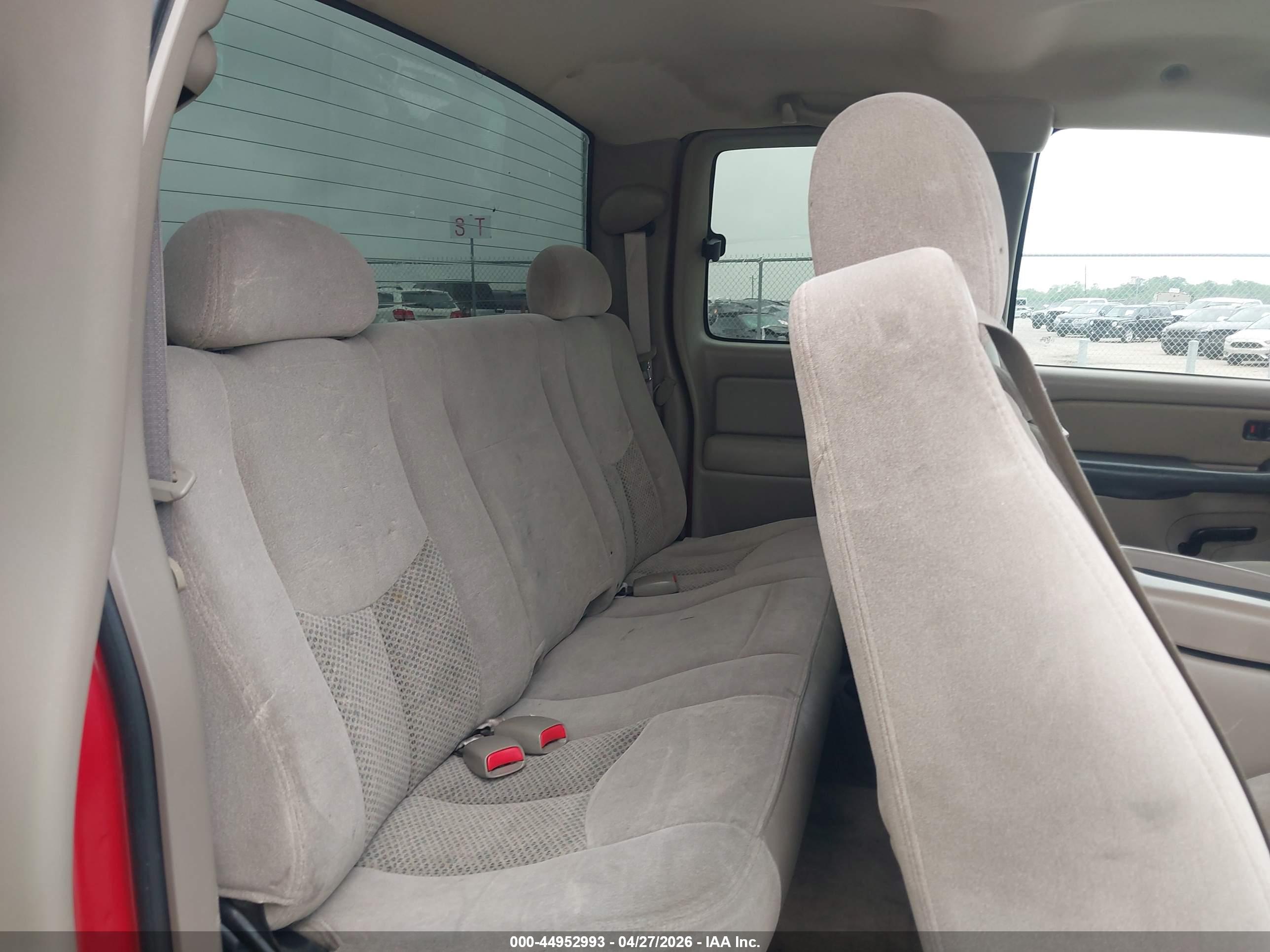 CHEVROLET SILVERADO image 8