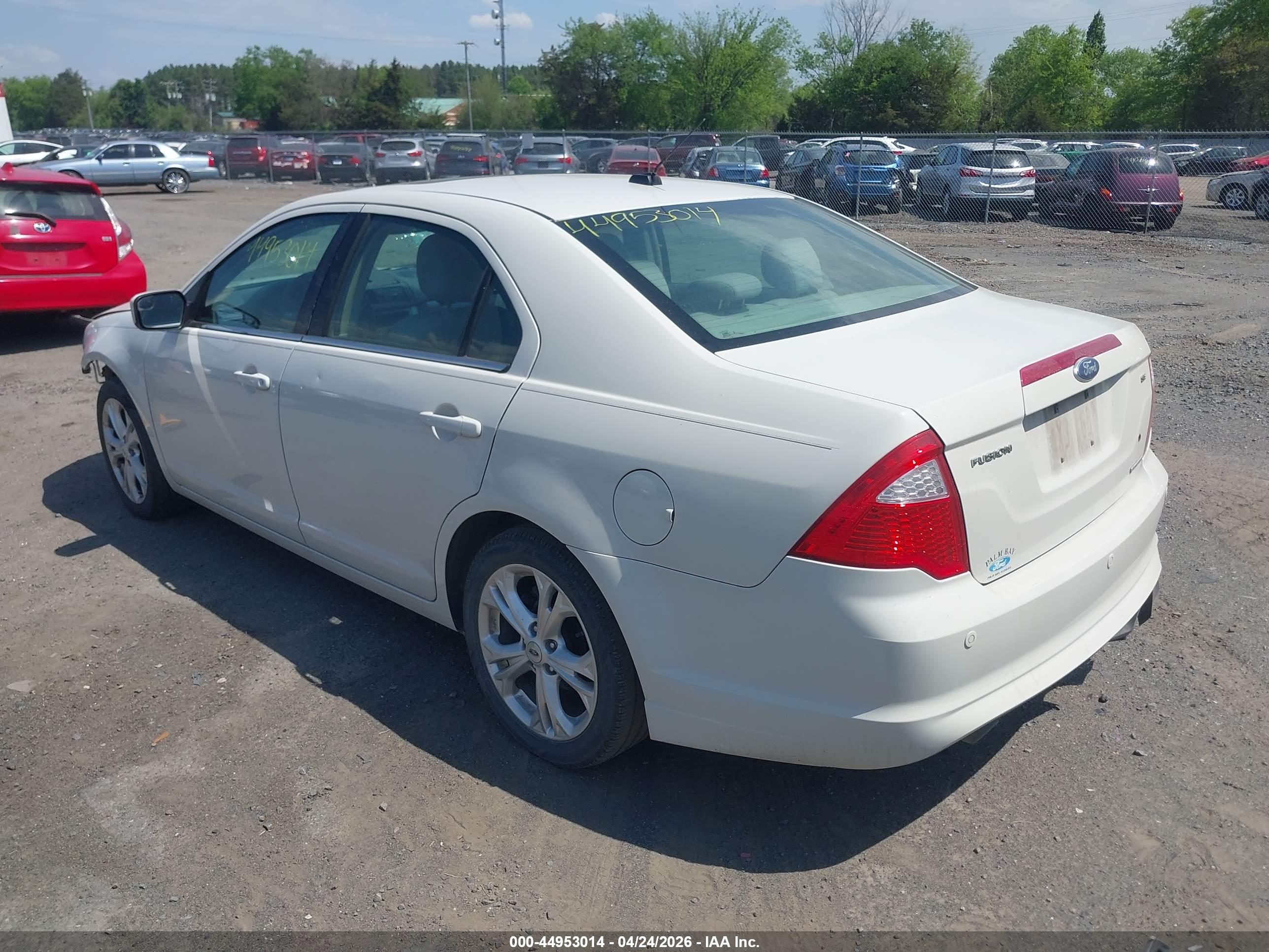 FORD FUSION image 3