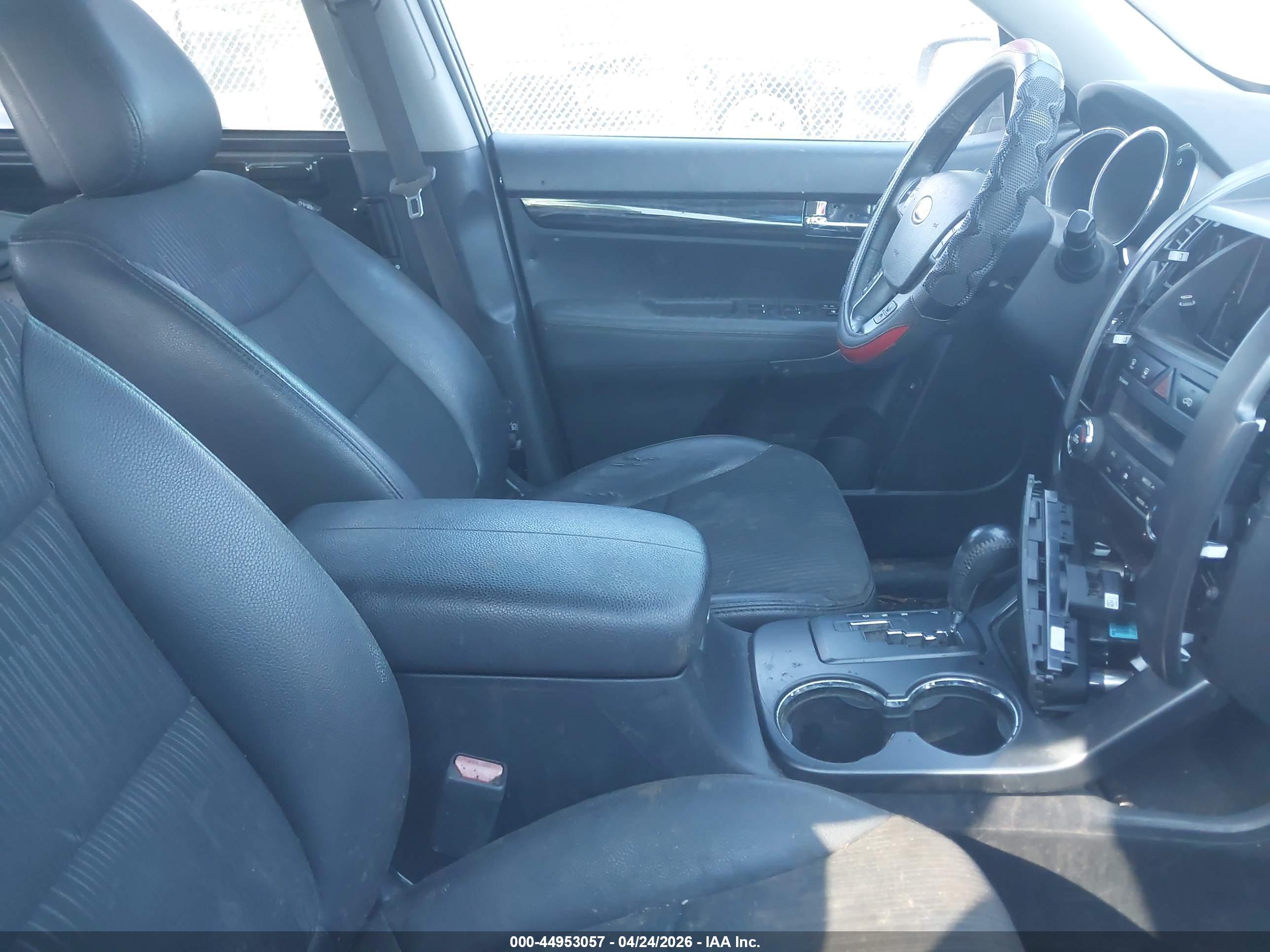 KIA SORENTO image 5