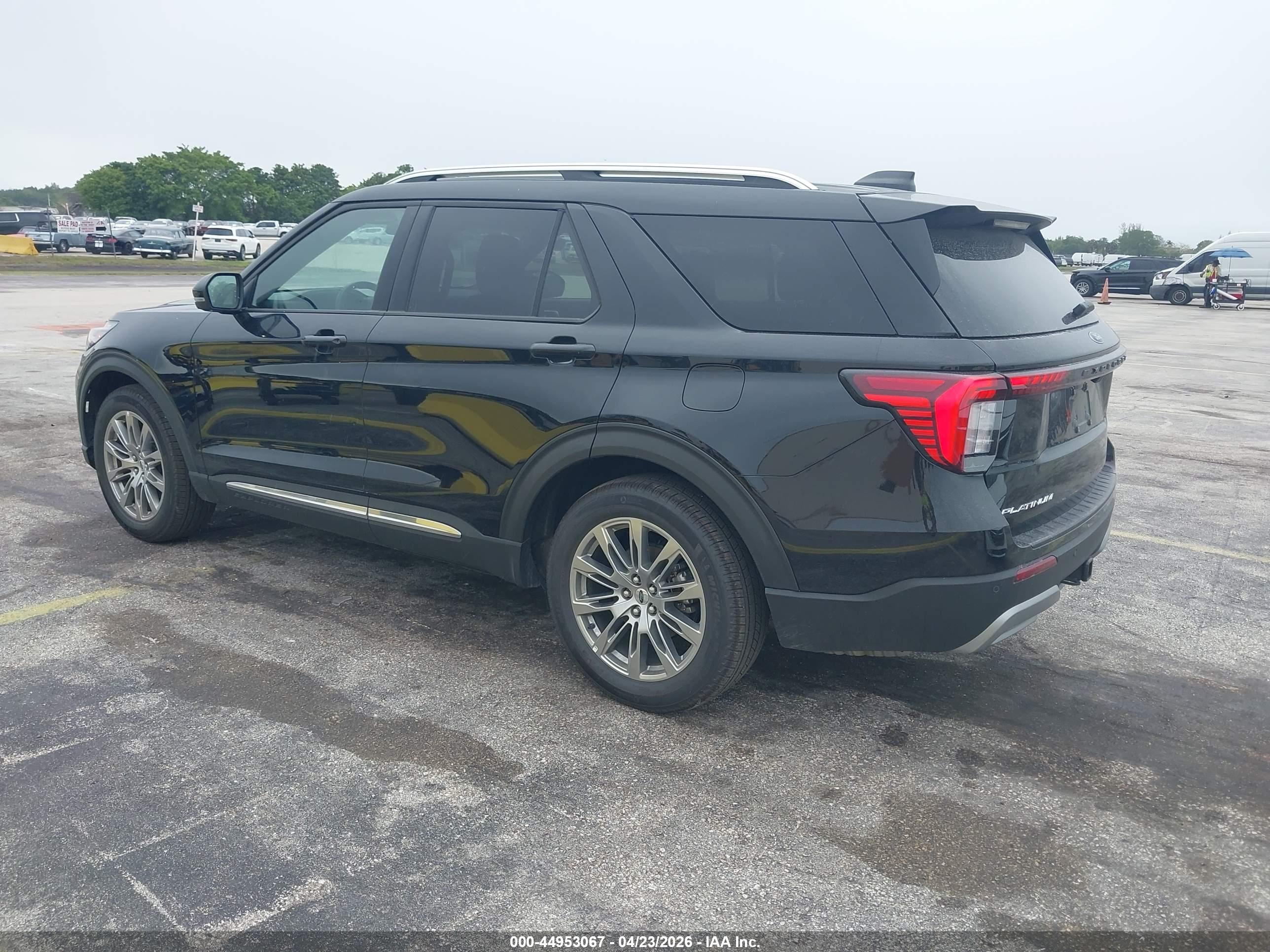FORD EXPLORER image 3